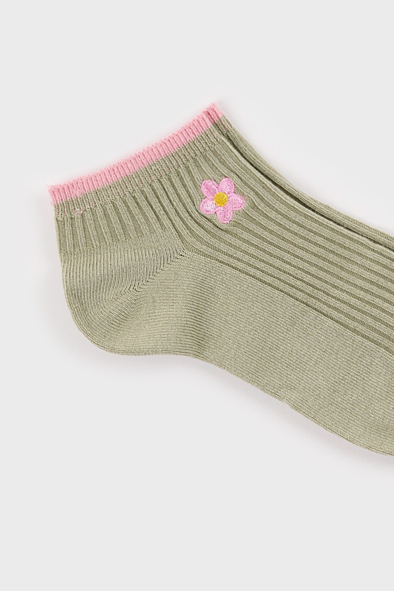 Khaki and tiny pink embroidered flower short socks_4