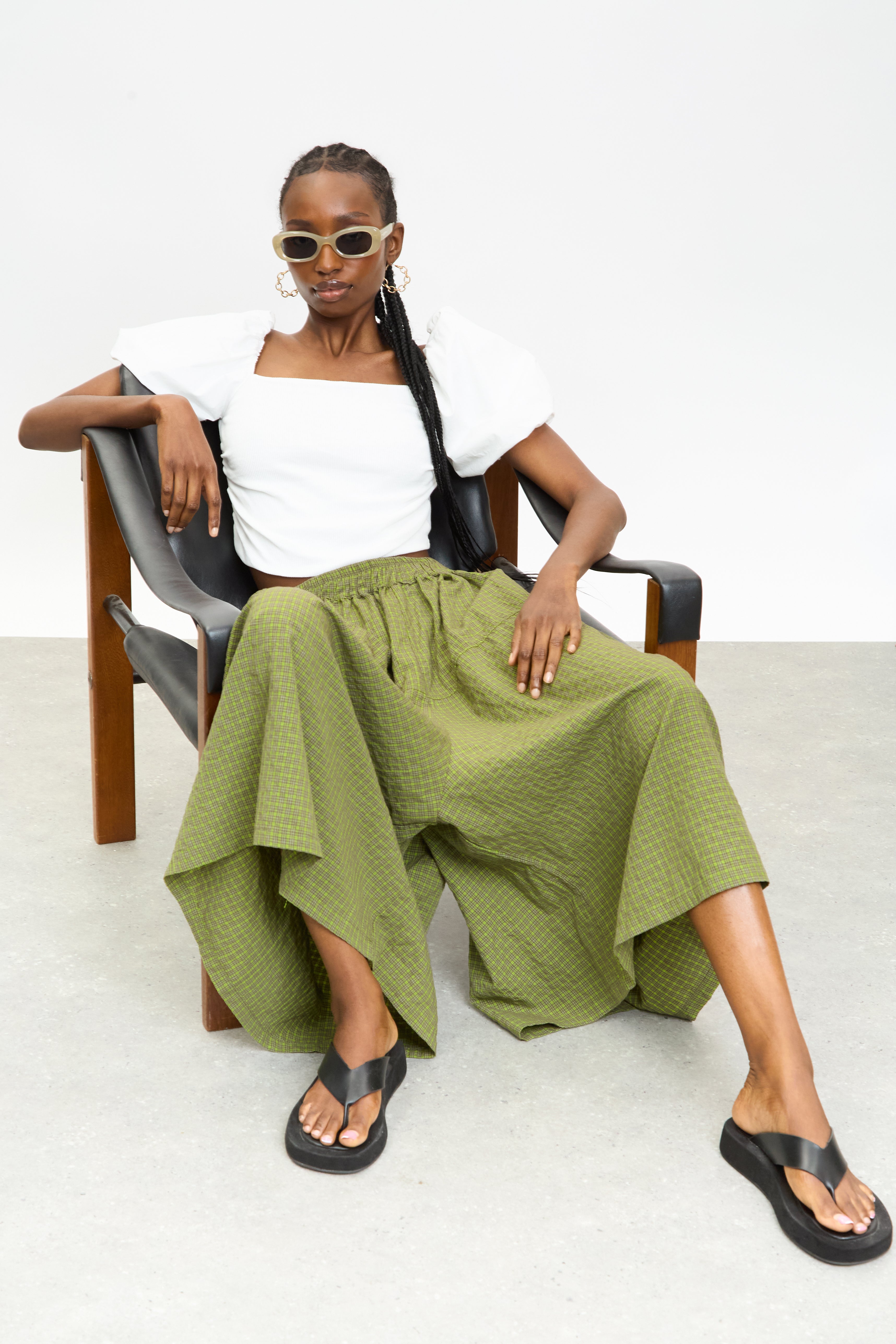 Khaki and white box check flowing trousers_5