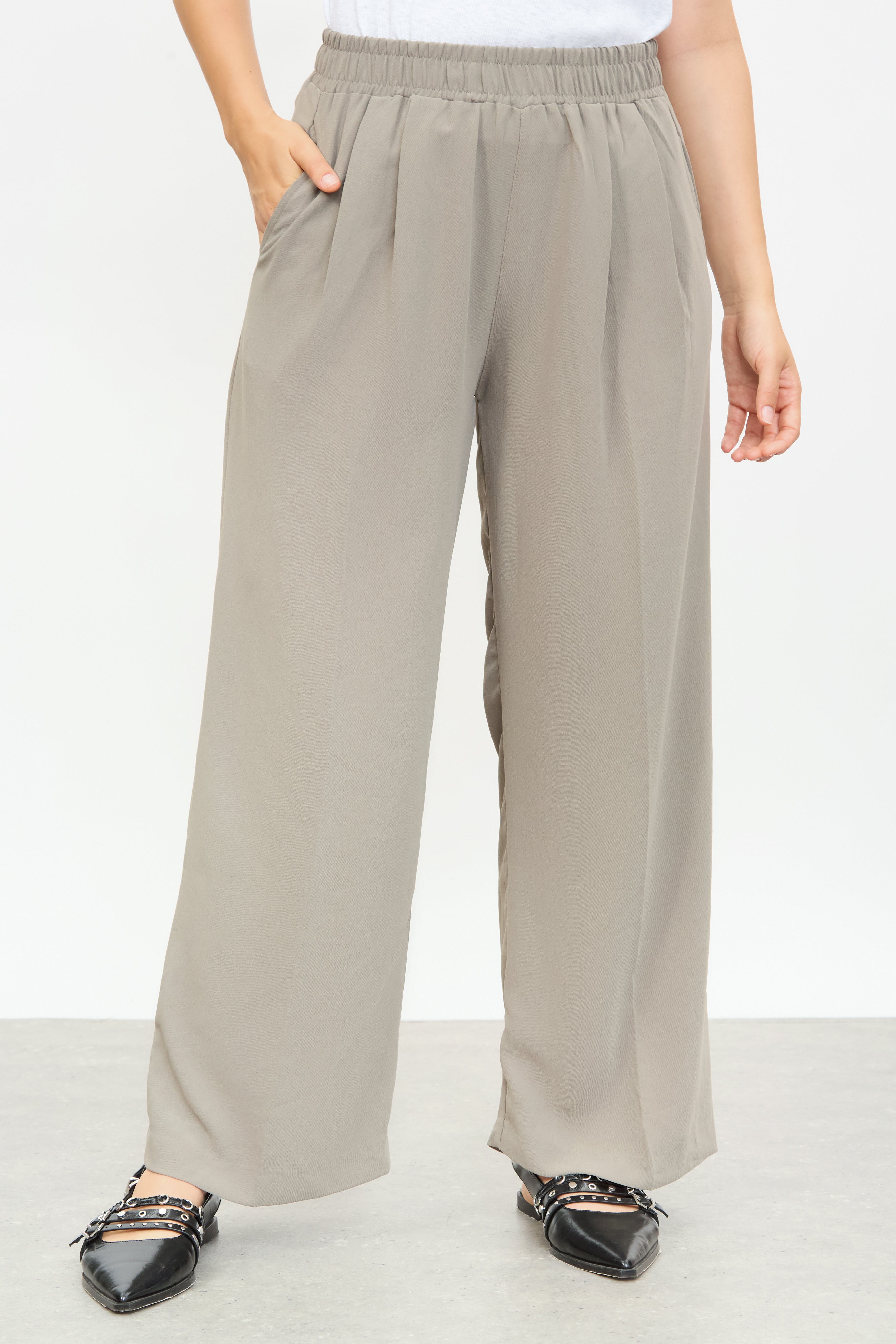 Khaki thick waist band trousers_1