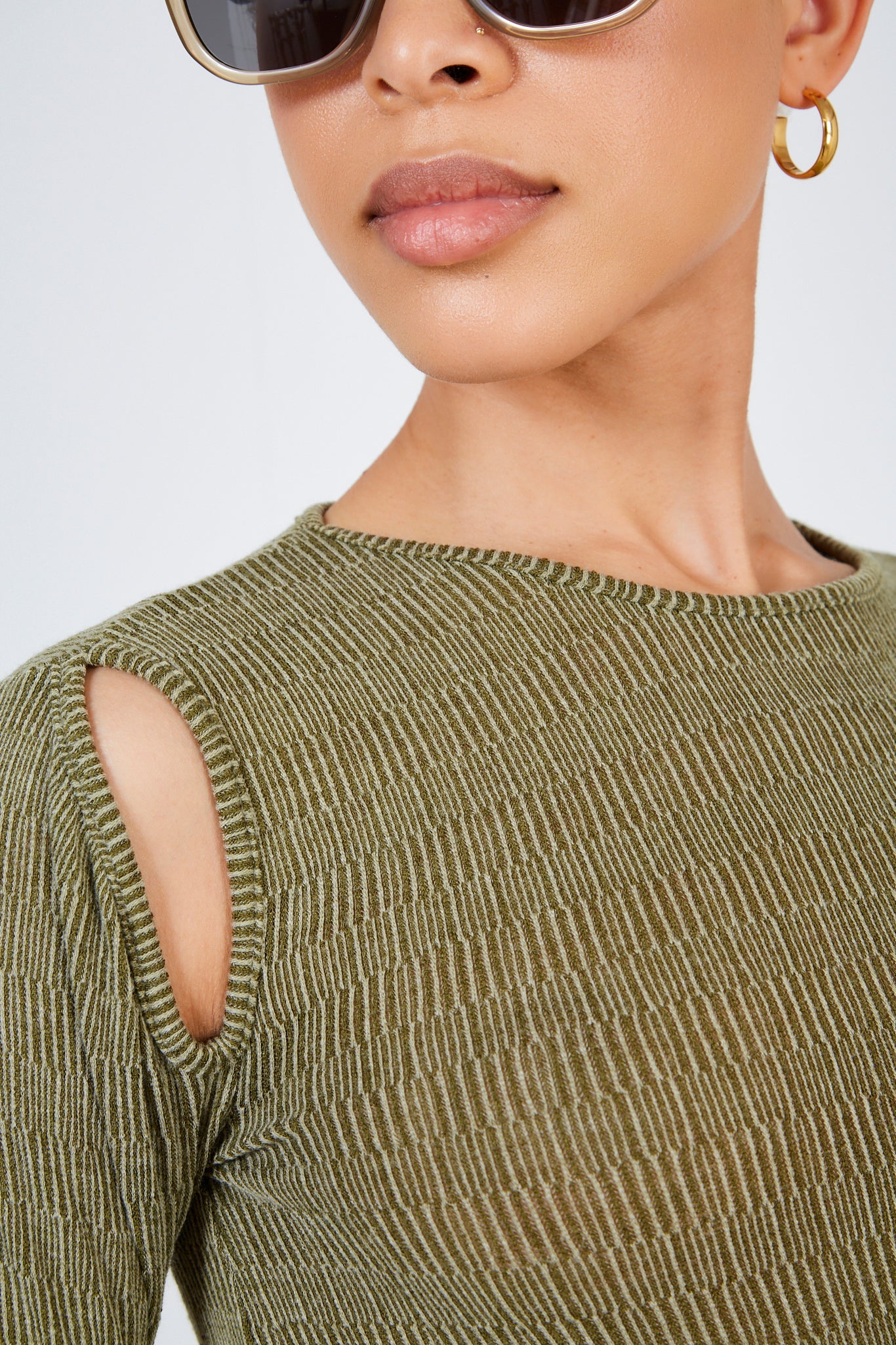 Khaki lined slit shoulder top_5