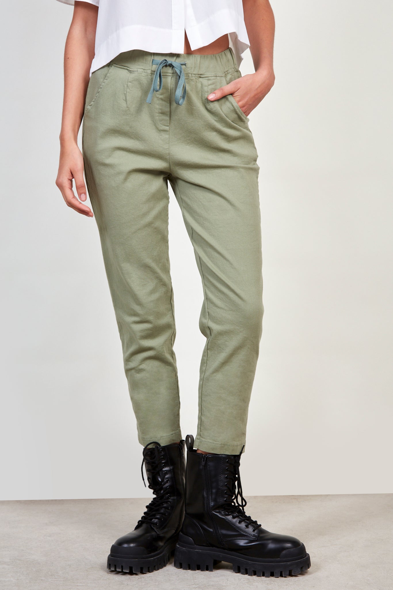 Khaki loose fit drawstring trousers_1