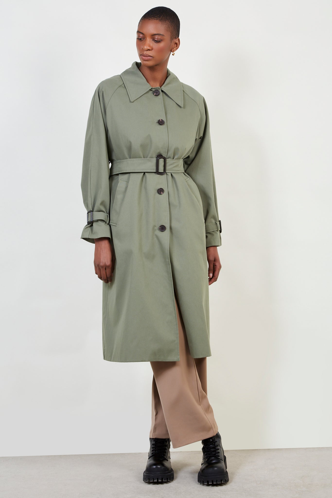 Khaki single breasted buckle detail trench coat_4