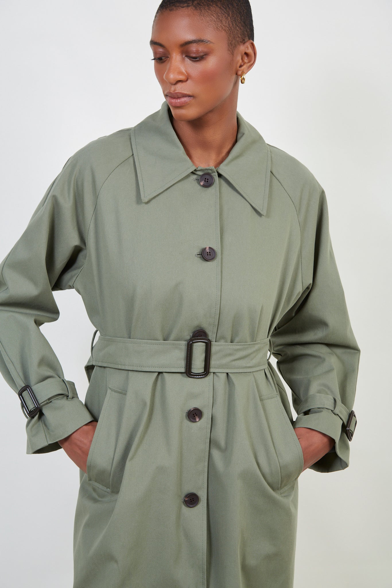 Khaki single breasted buckle detail trench coat_5