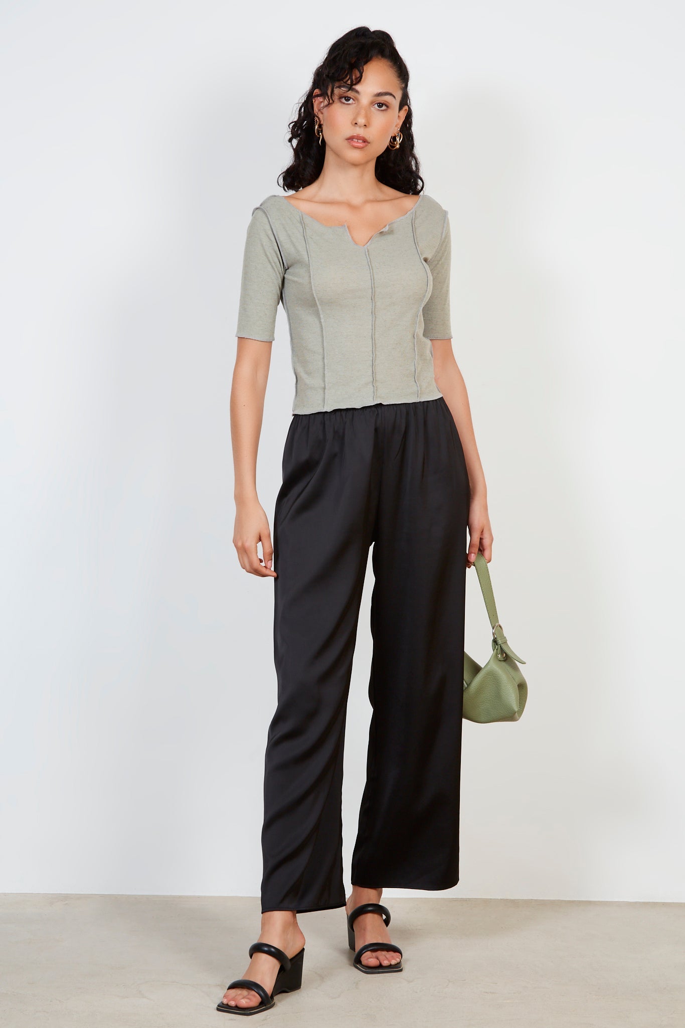 Khaki vertical trim short sleeve top_3