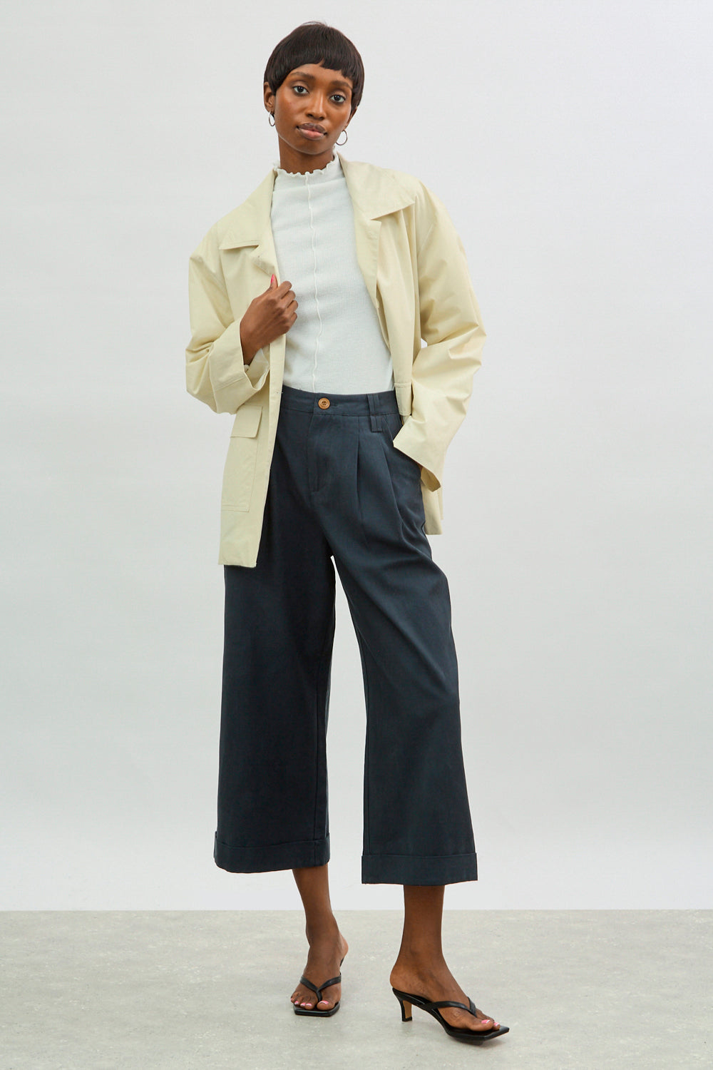 Light beige patch pocket jacket_5