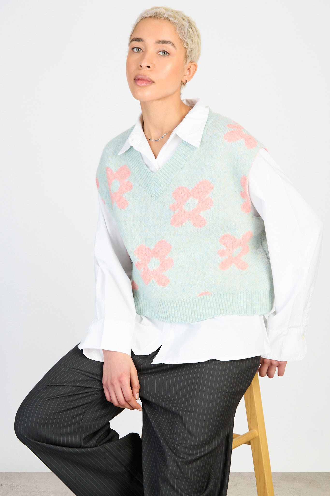 Light blue and pink graphic floral wool alpaca blend sweater vest_5