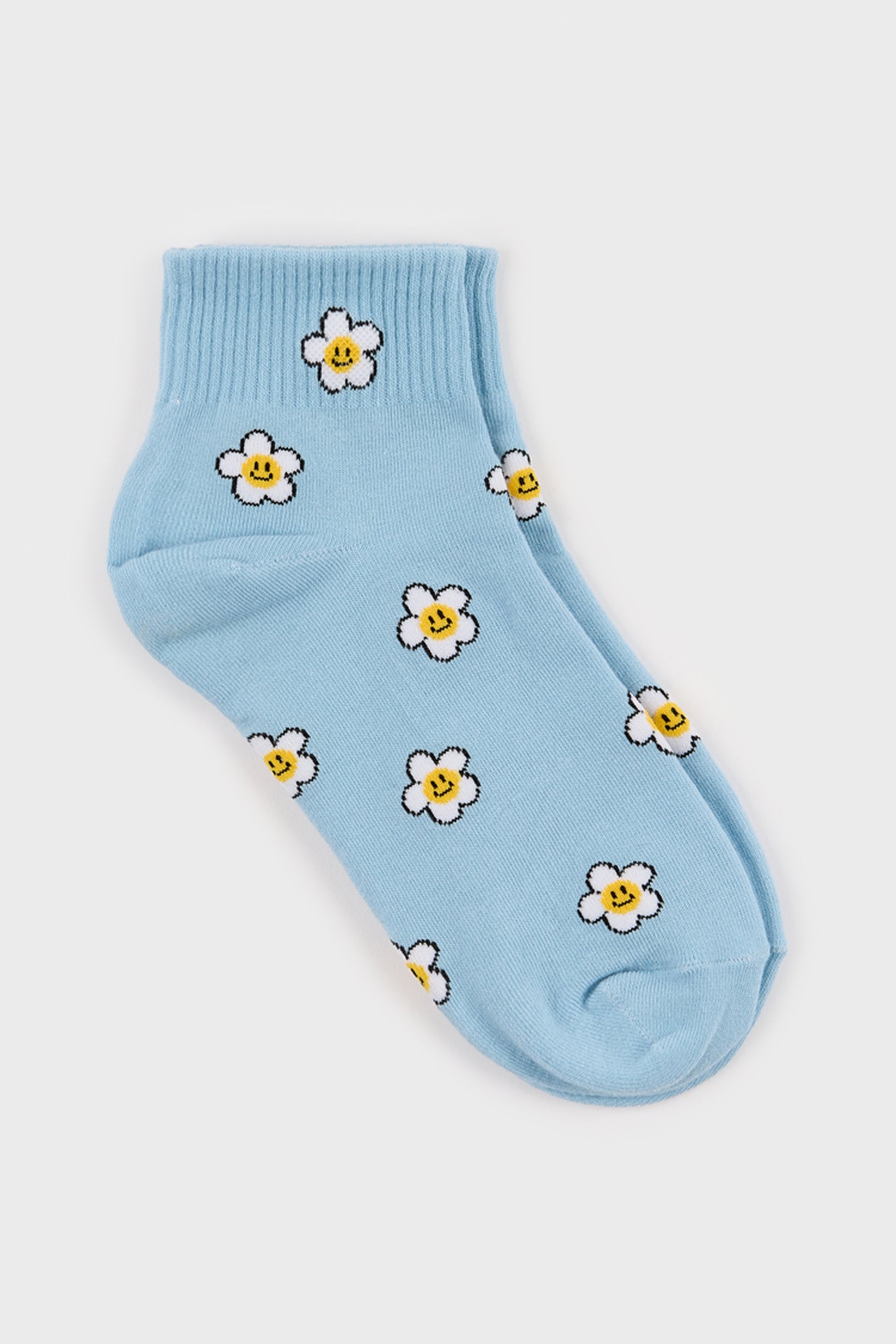 Light blue flower smiley face short socks_3
