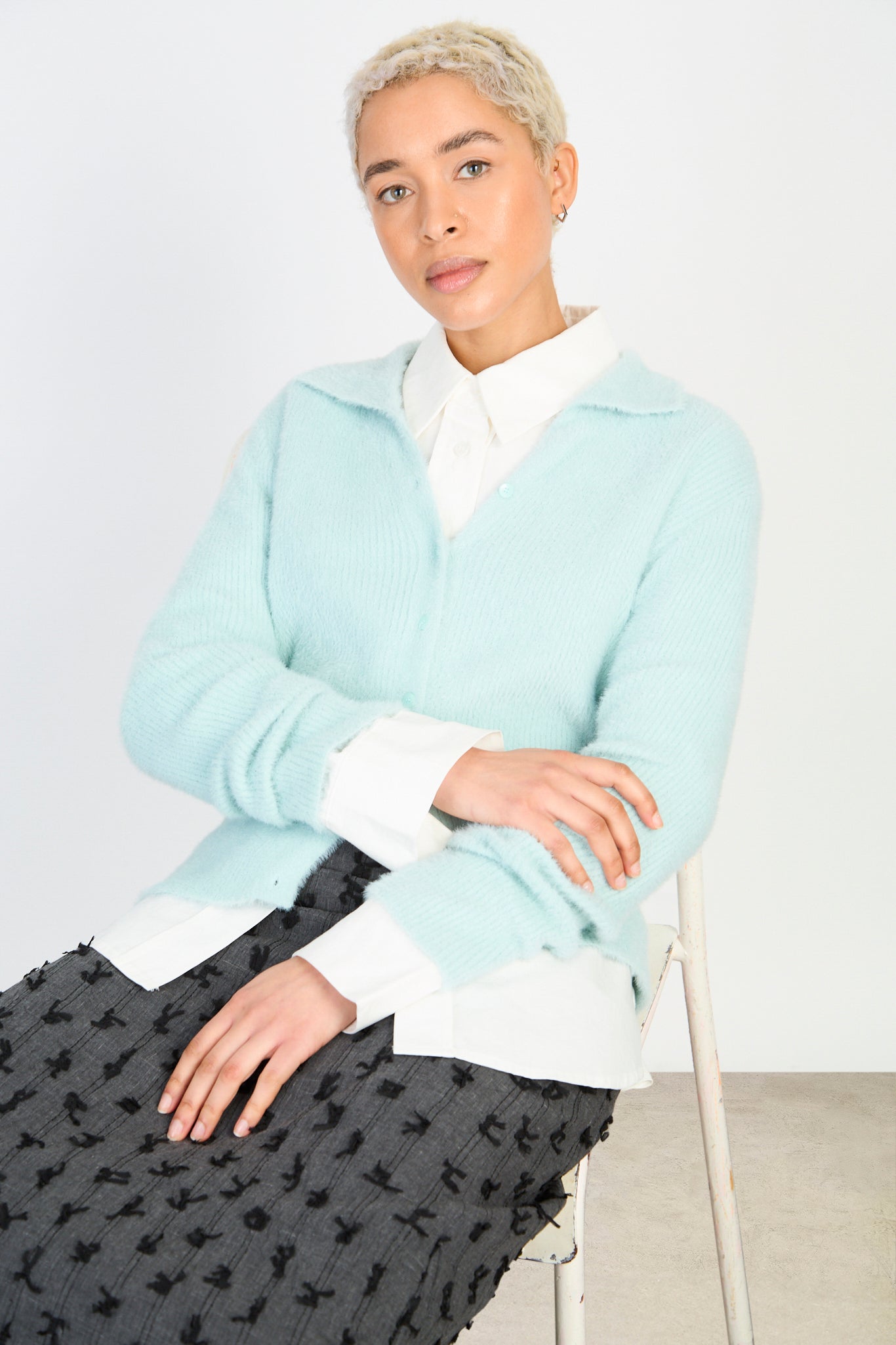 Light blue fuzzy collared cardigan_5