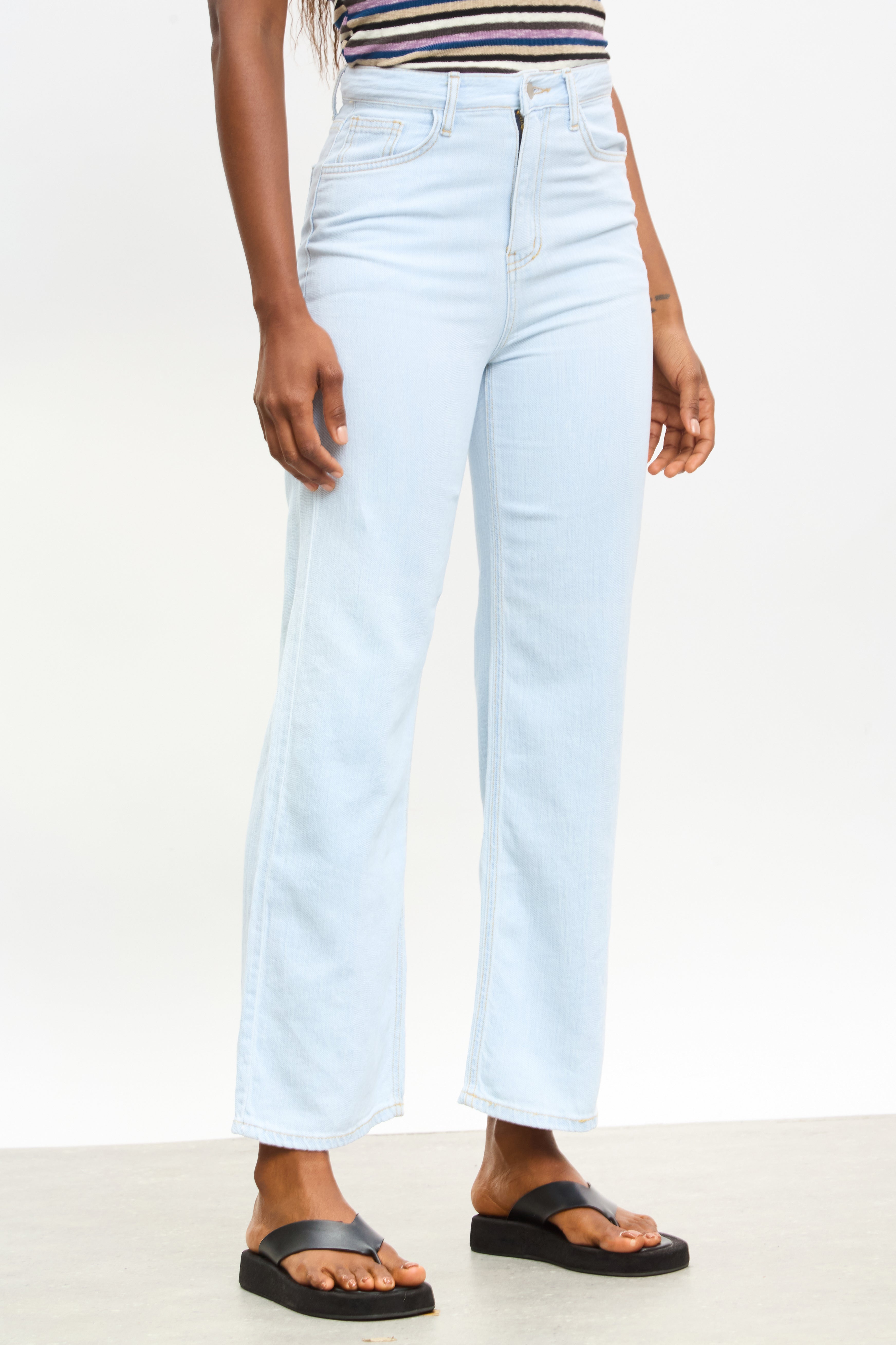 Light blue high waist wide leg jeans_1