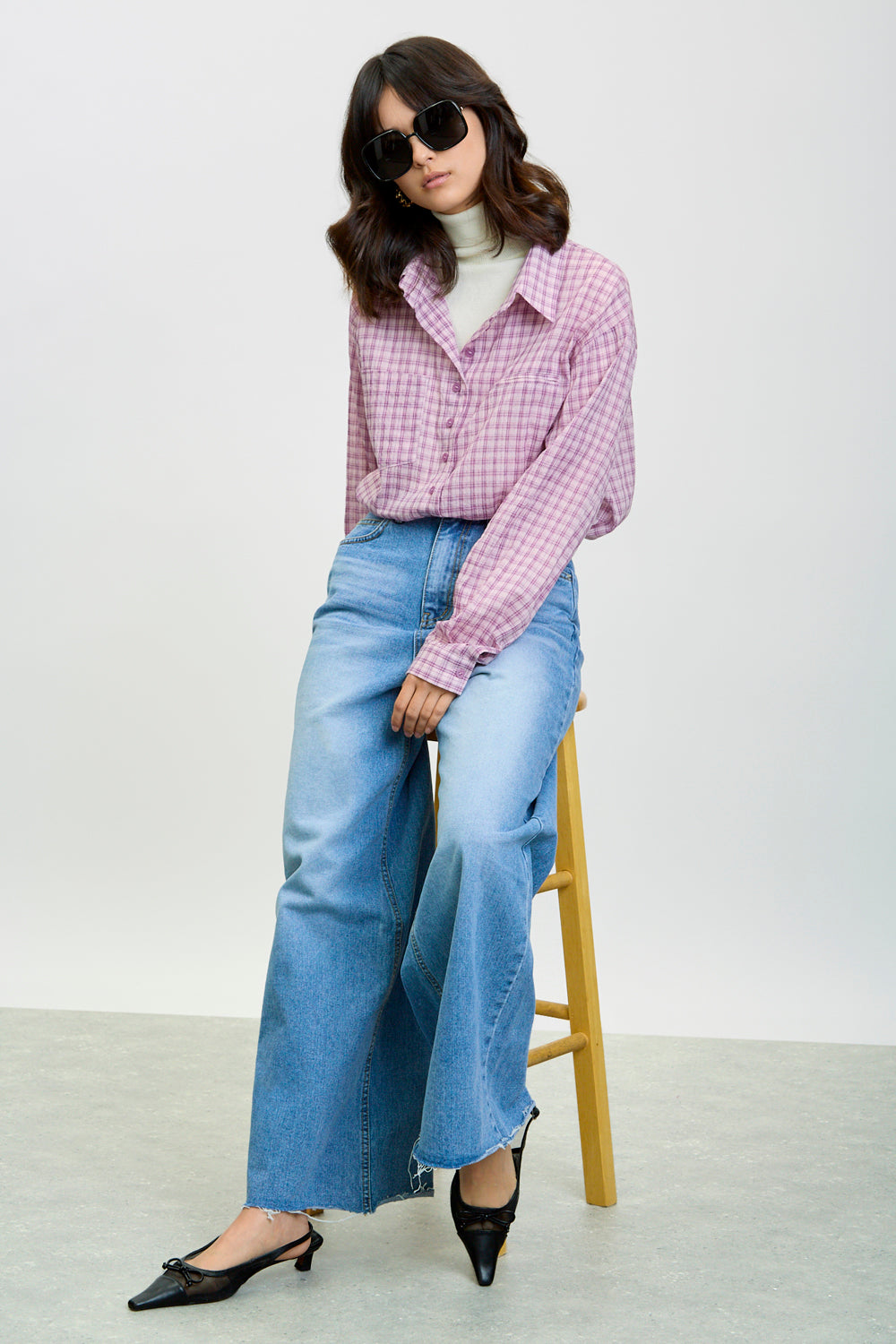 Light blue wide leg raw hem jeans_5