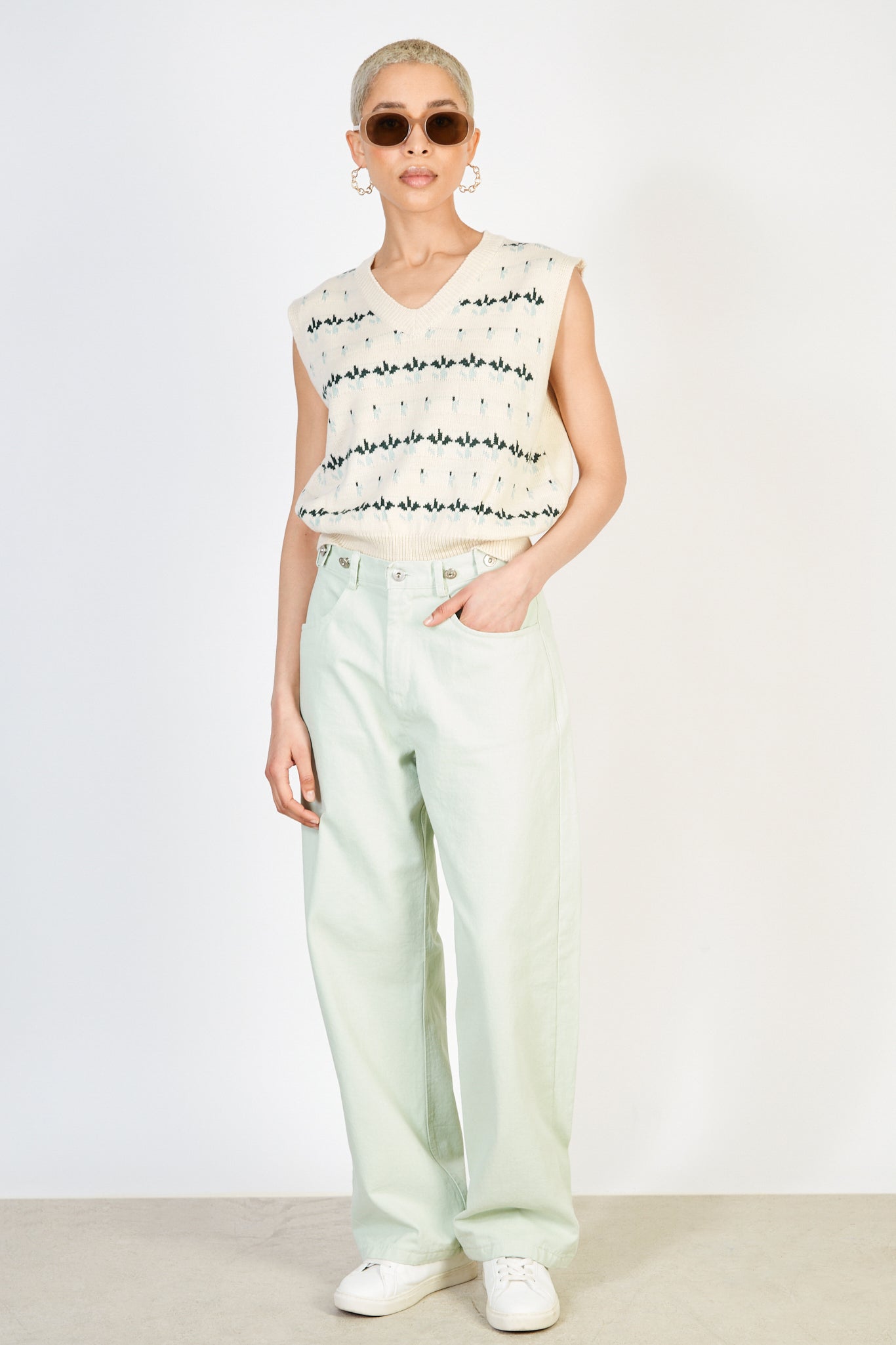 Light green adjustable waist double button jeans_4