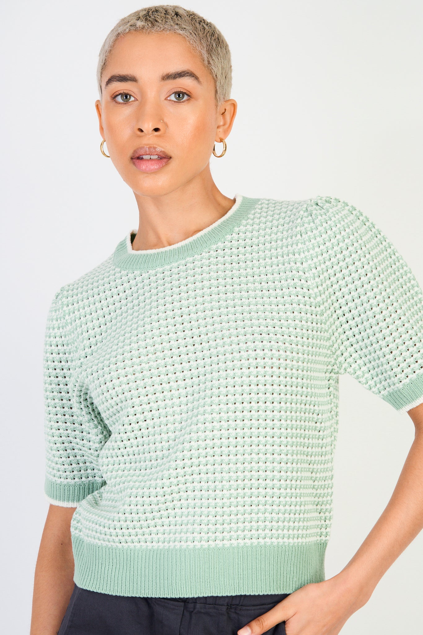 Light green and white mix knit tee_1