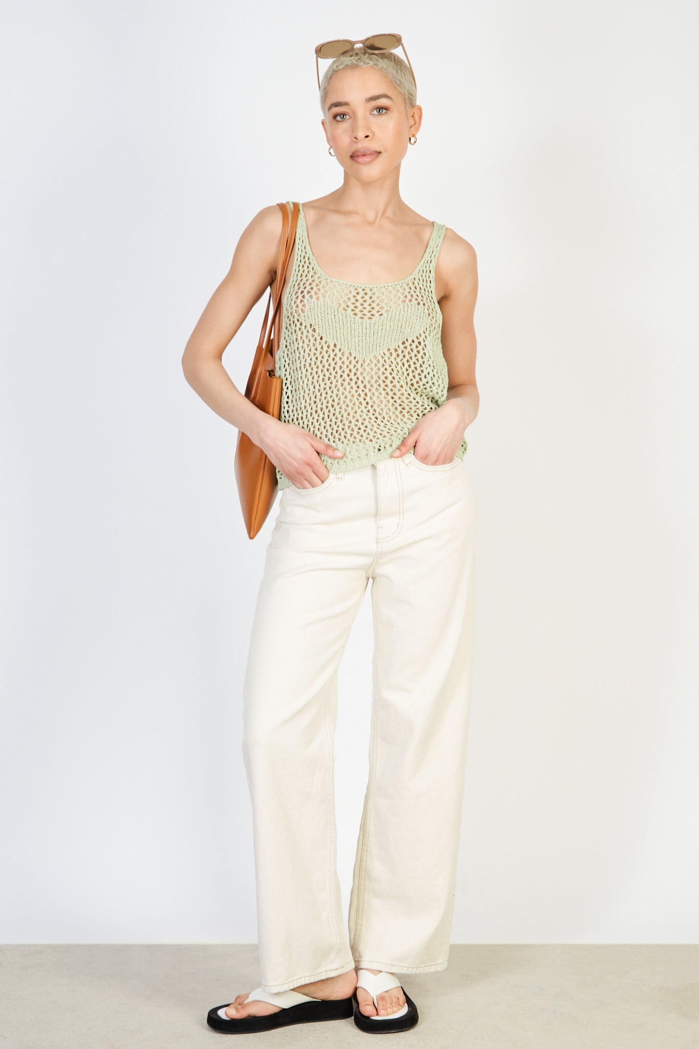 Light green intarsia single heart knit tank_4