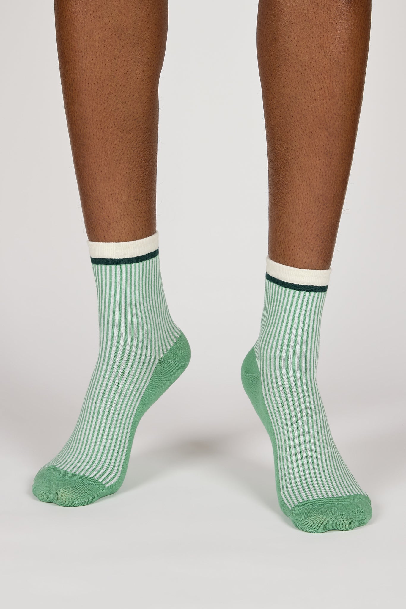 Light green ribbed light blue trim socks_2