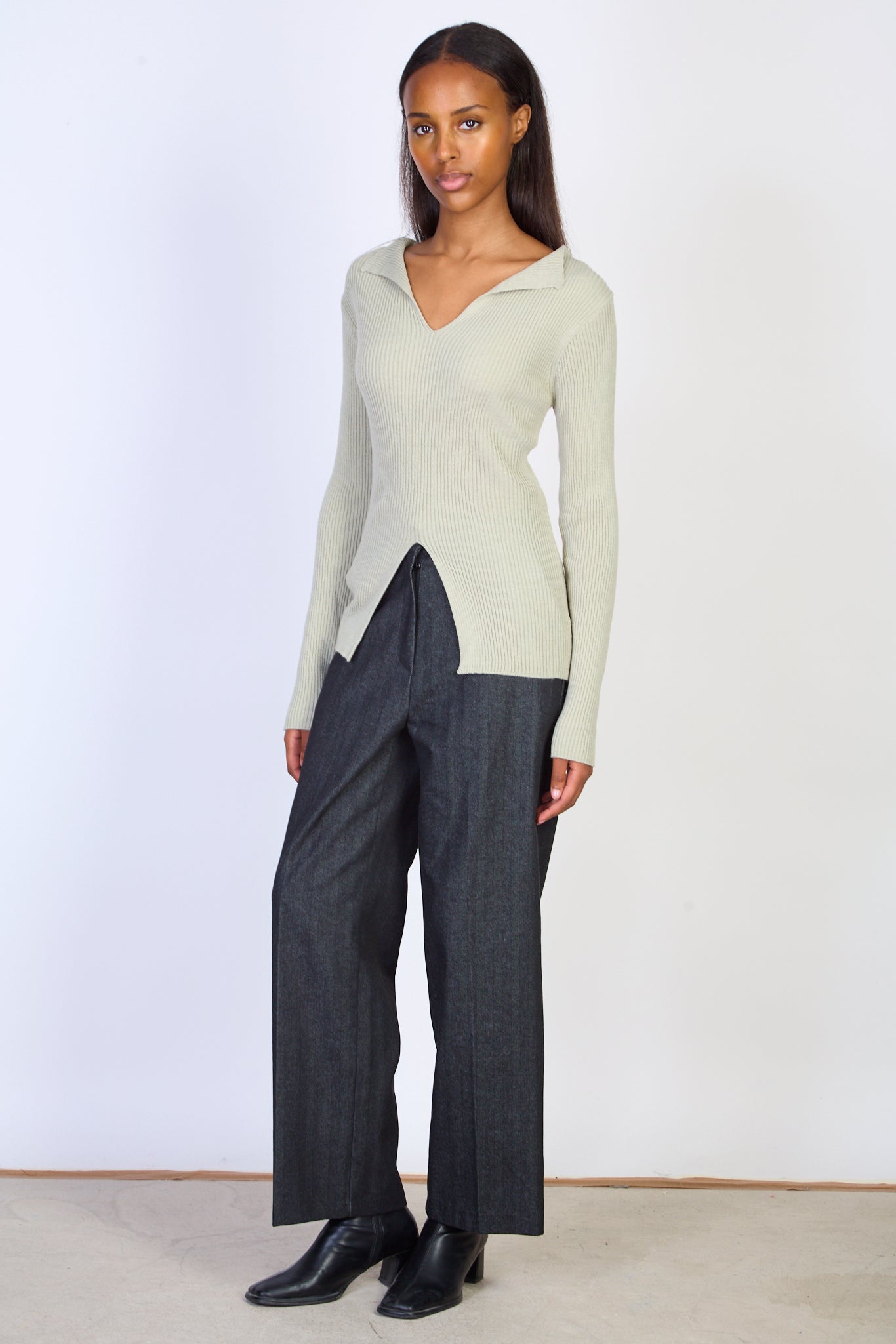 Light khaki ribbed split front knit top_4