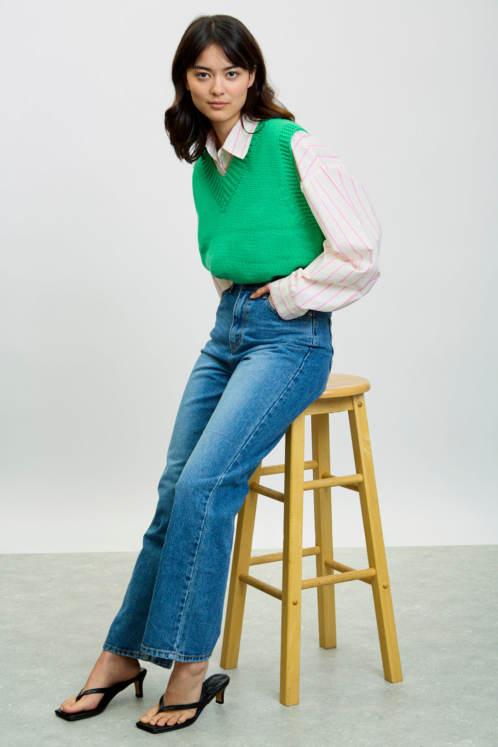 Mid blue relaxed straight leg jeans_5