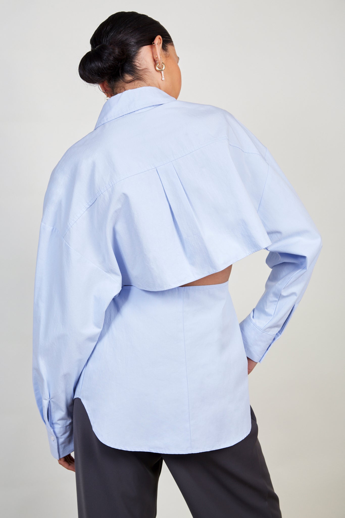 Light blue crisp peek back shirt