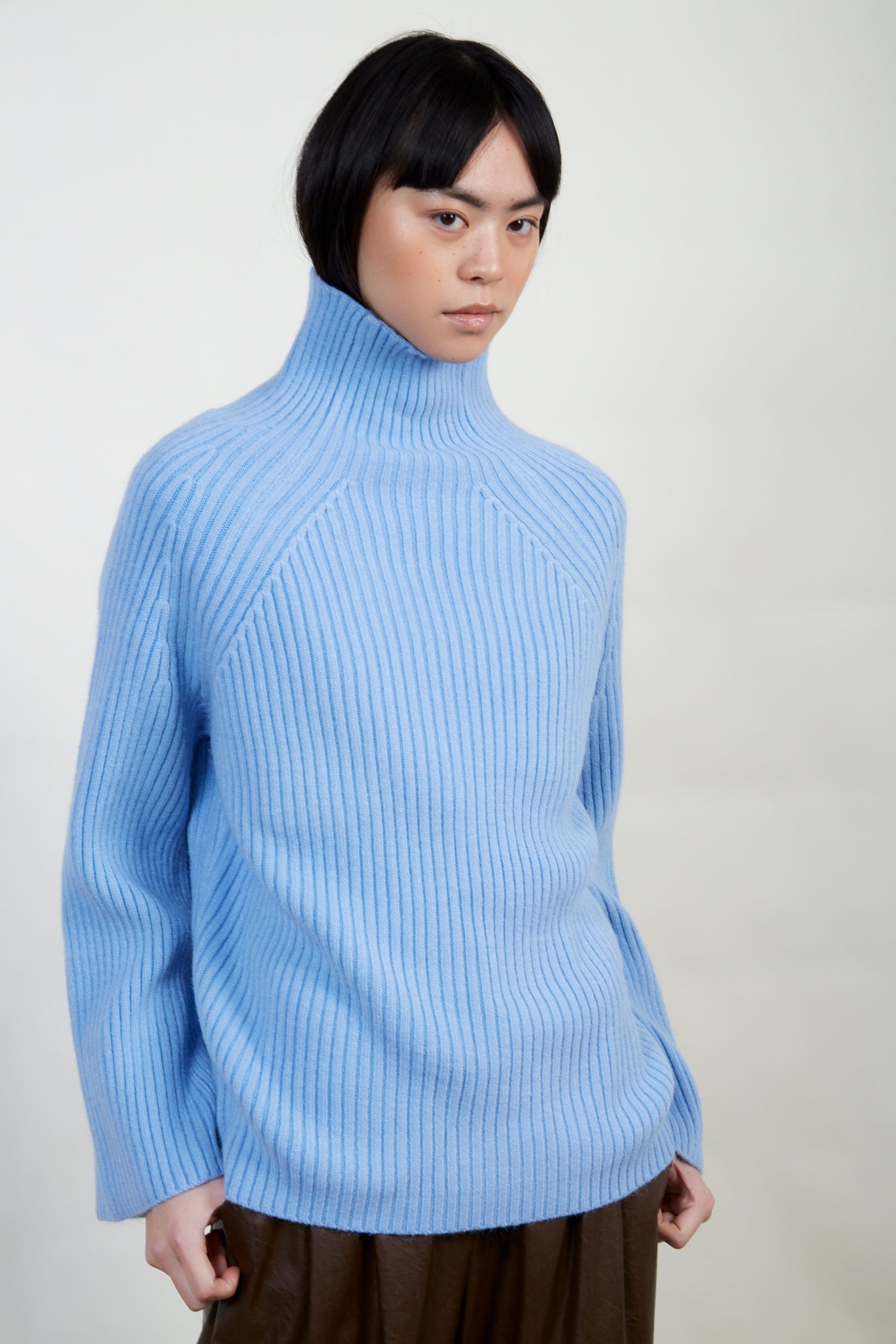 Light blue shaped thick rib turtleneck jumper_1