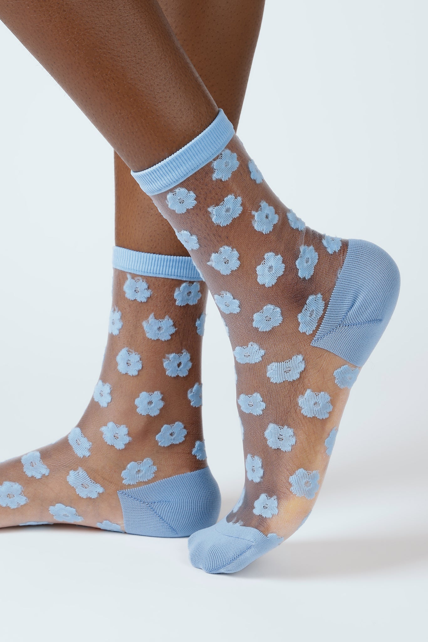 Light blue sheer tiny flower socks_1
