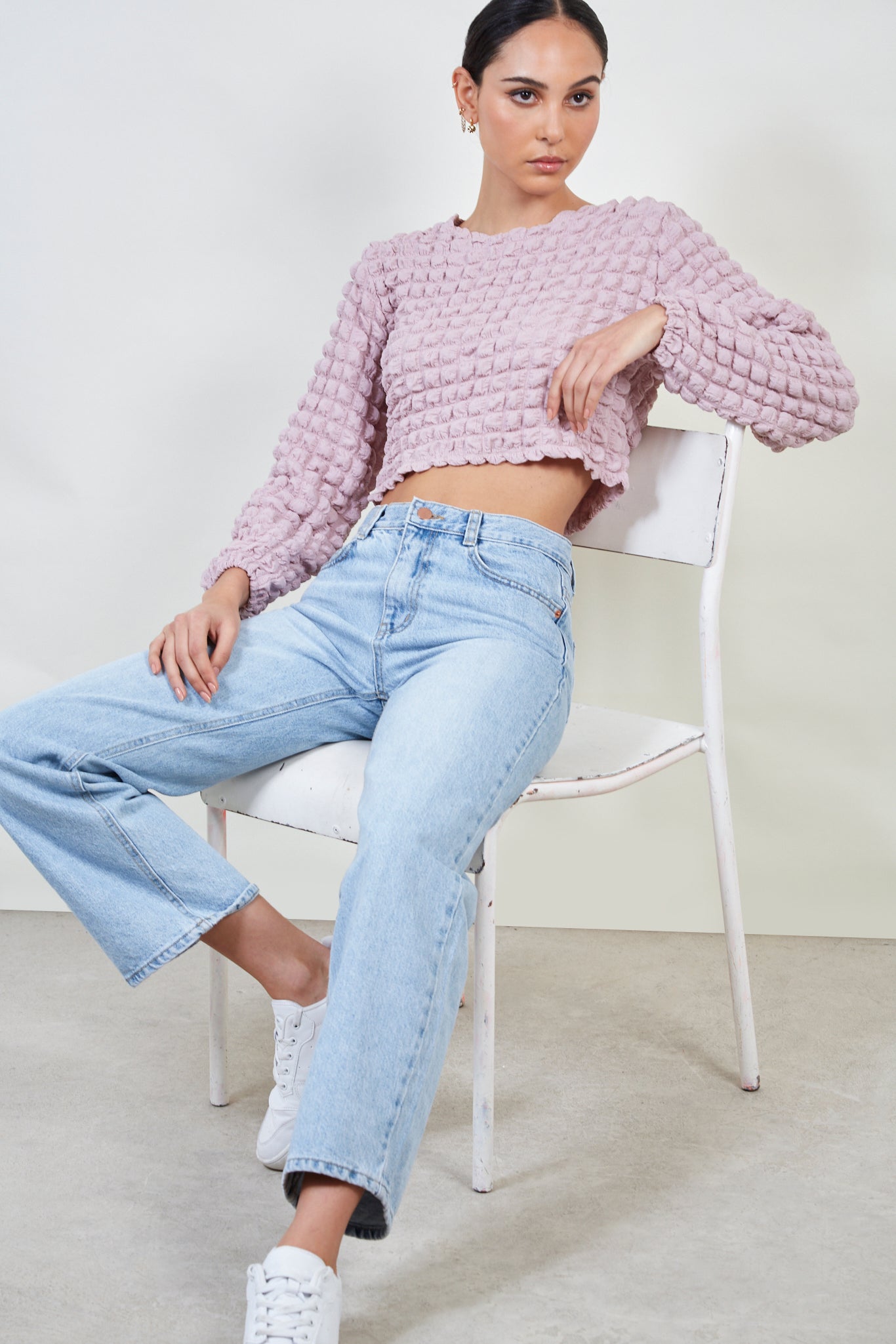 Light blue stove pipe jeans_5