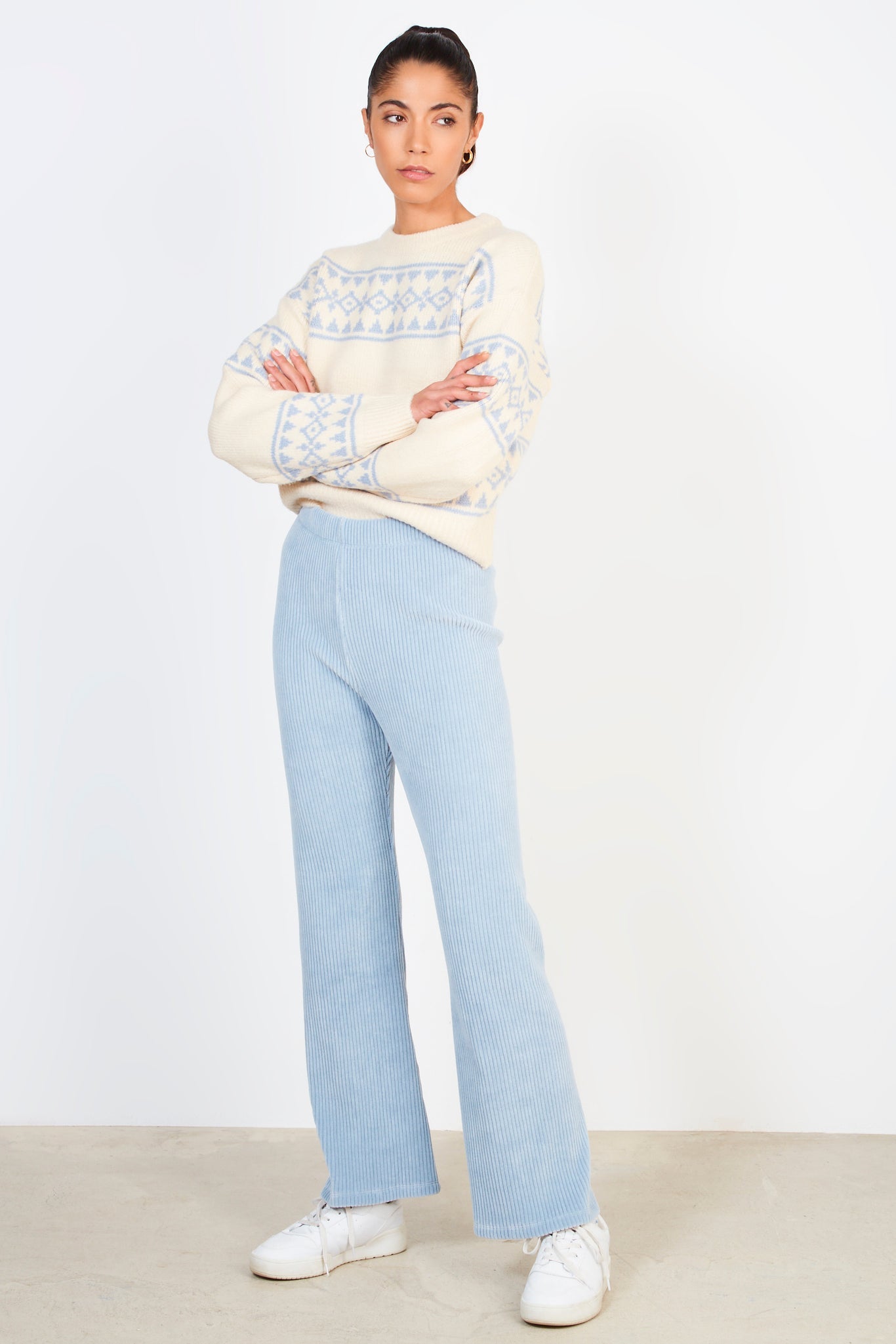 Light blue velvet ribbed trousers_3