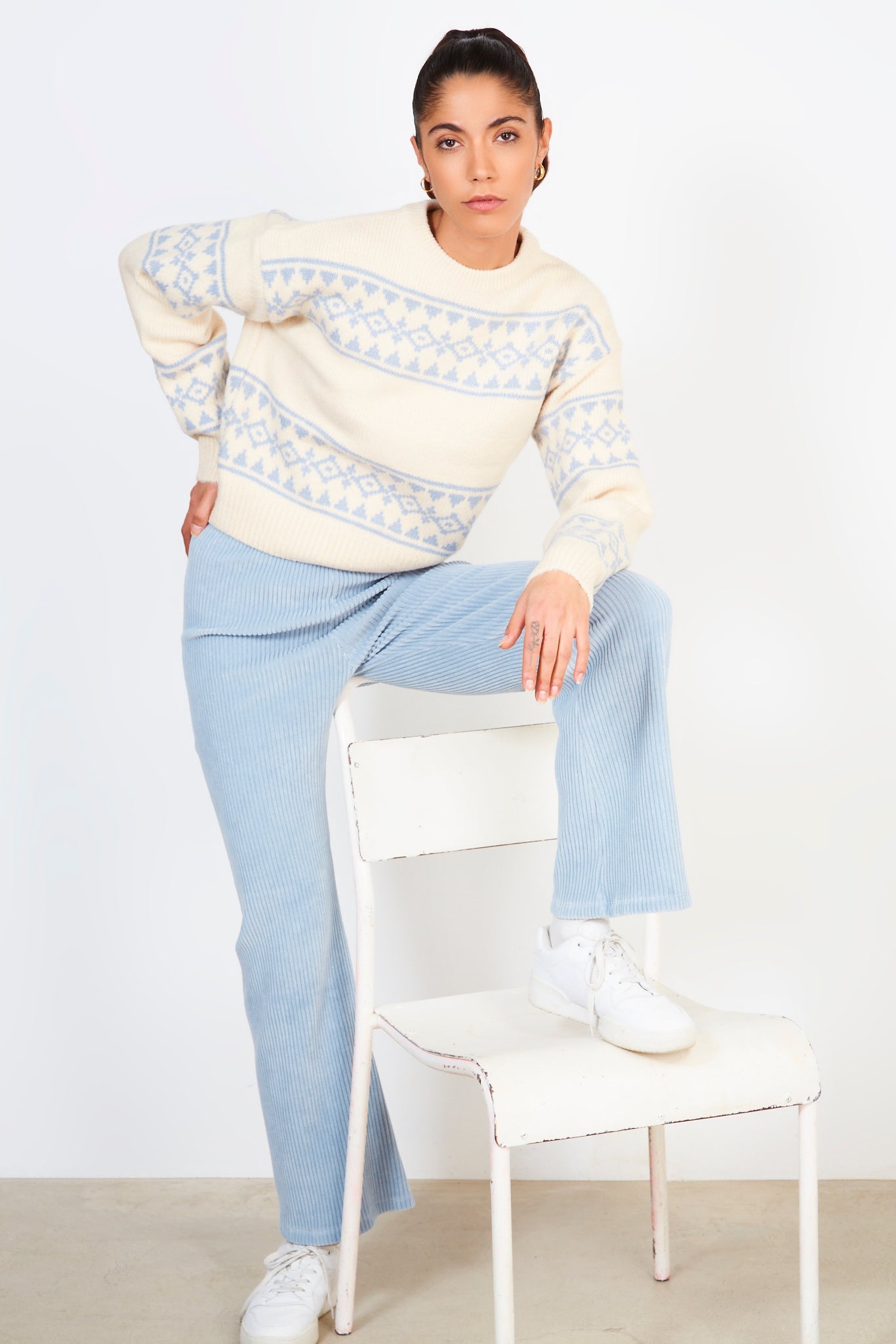 Light blue velvet ribbed trousers_5