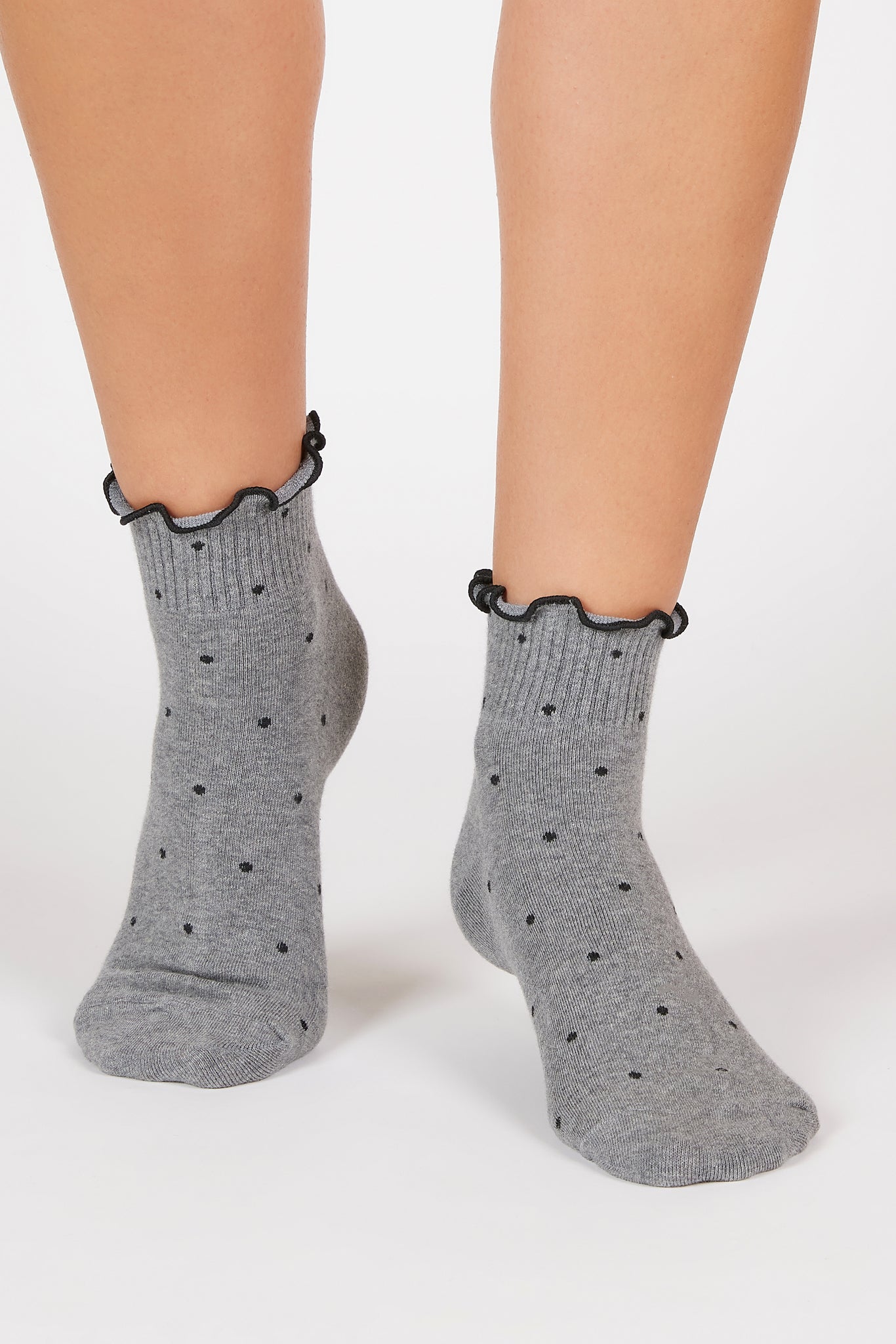 Light grey and black polka dot ruffle trim socks_3