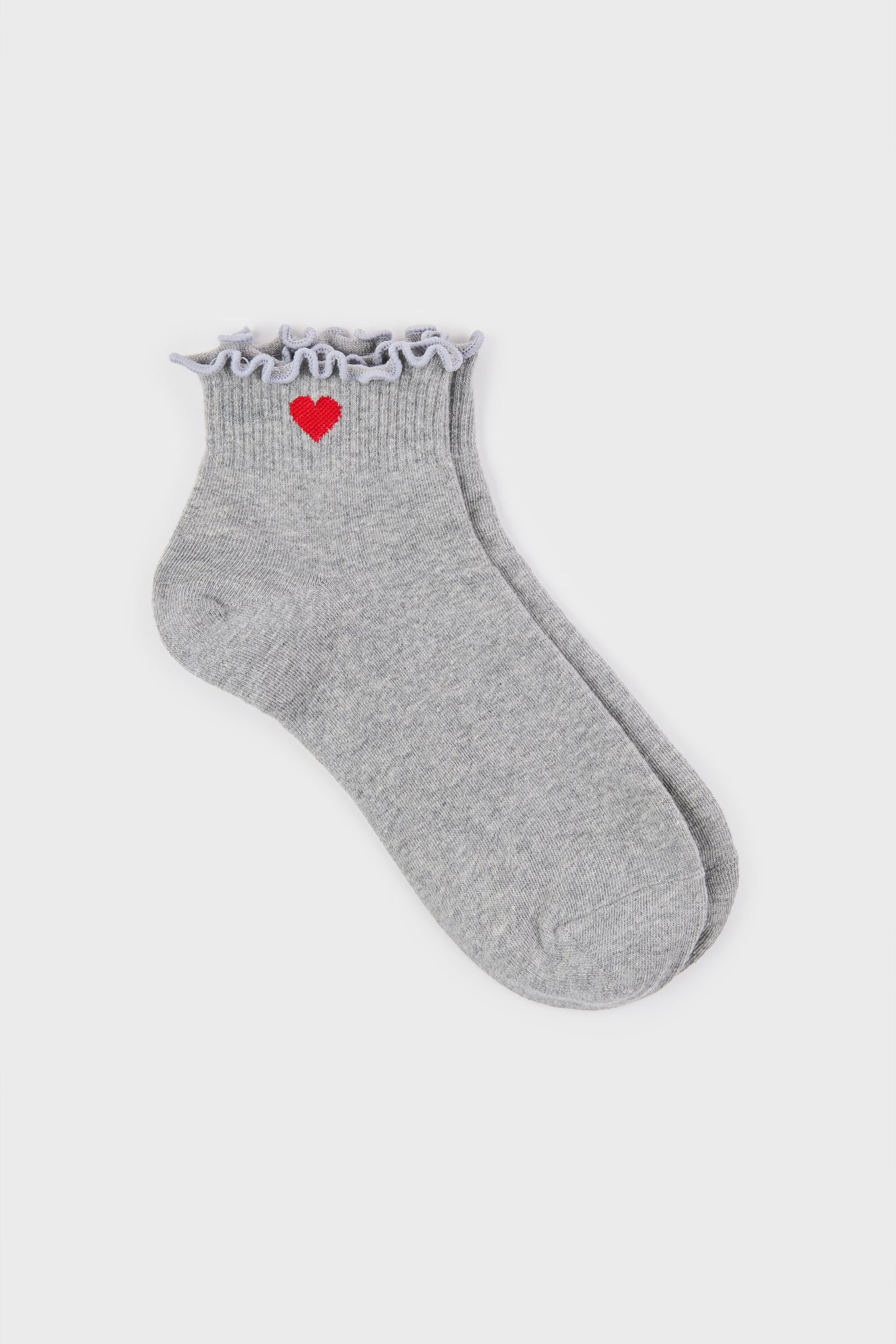 Light grey ruffle trim heart ankle socks_2