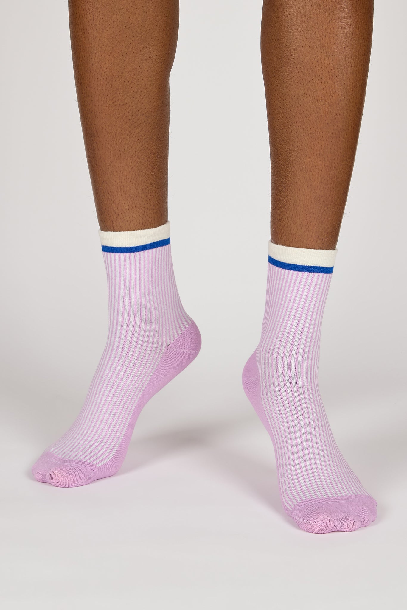 Lilac ribbed light blue trim socks_2