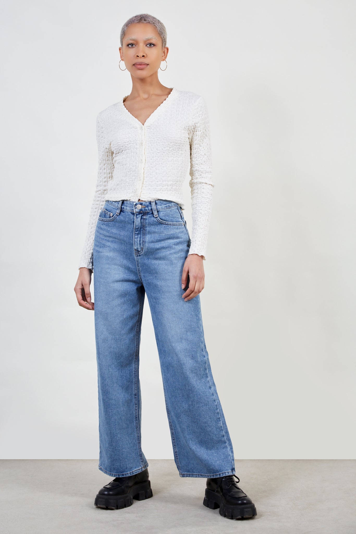 Mid blue washed wide leg jeans_3