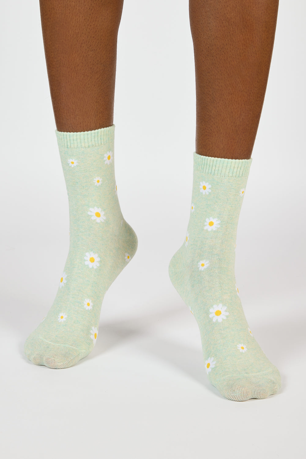 Mint green dotted daisies socks_2