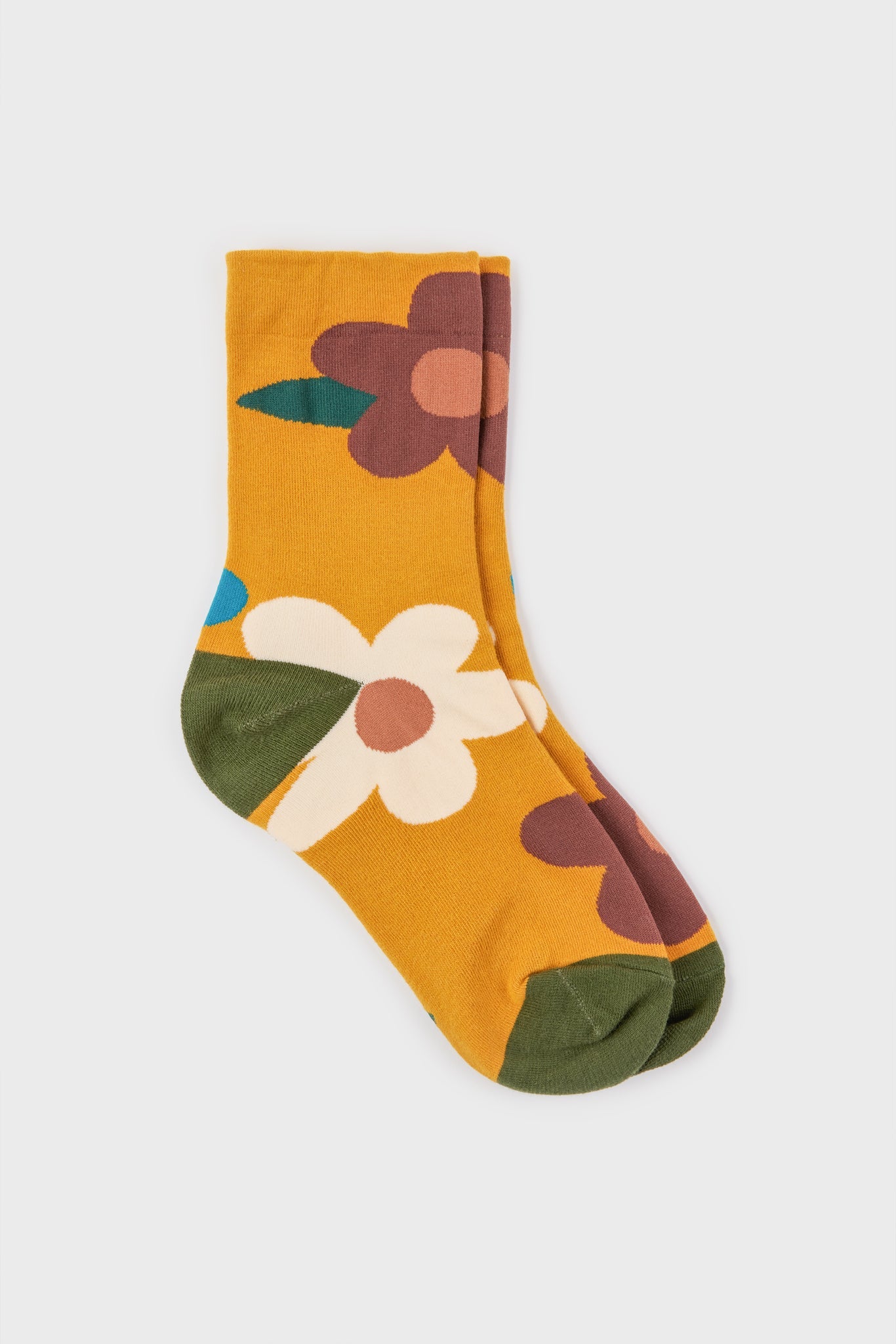Mustard giant graphic flower socks_2