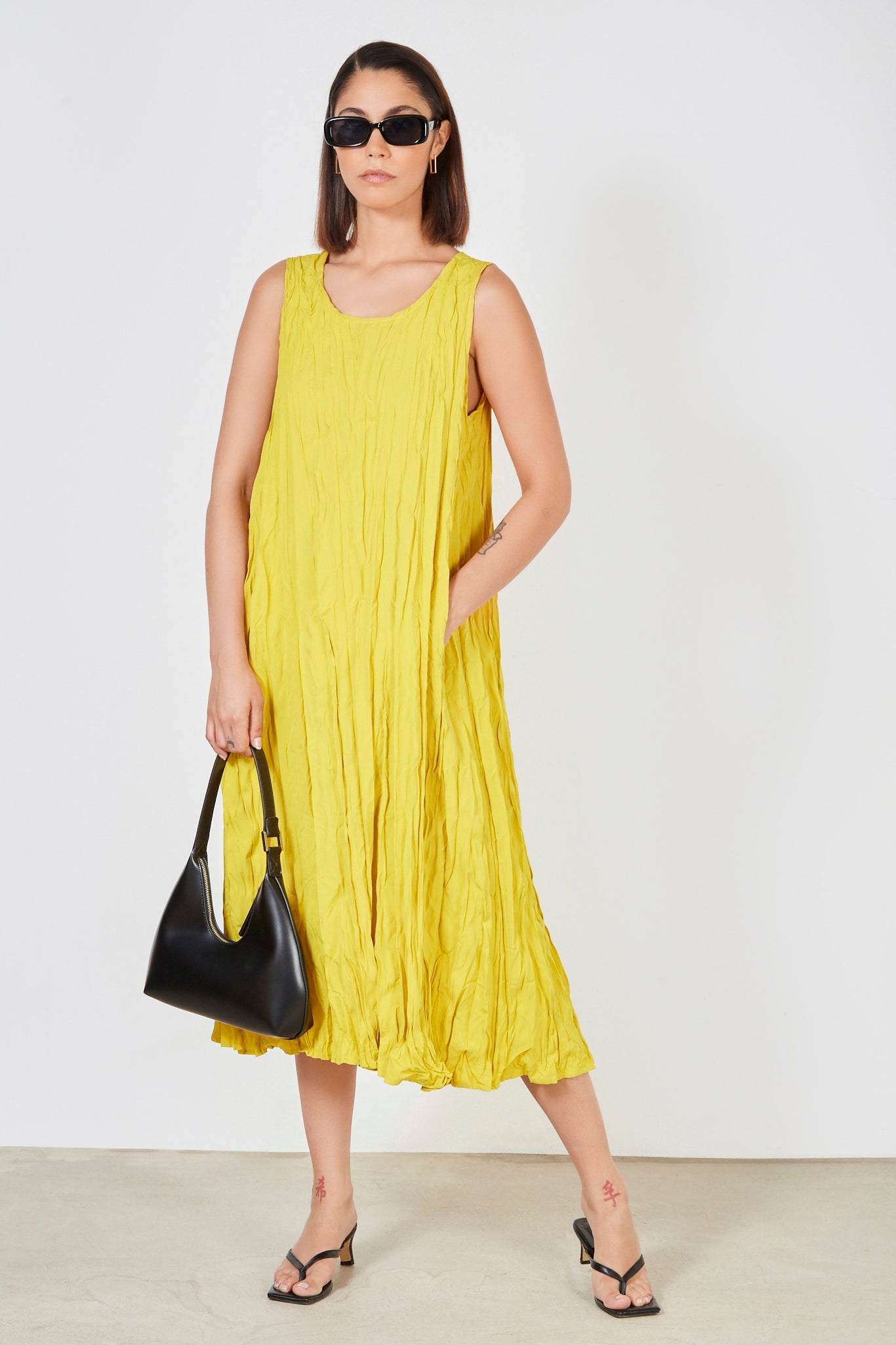 Mustard wrinkled simple shift dress_2