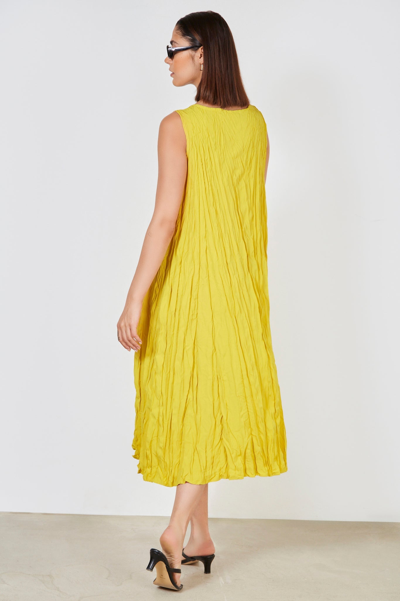 Mustard wrinkled simple shift dress_3