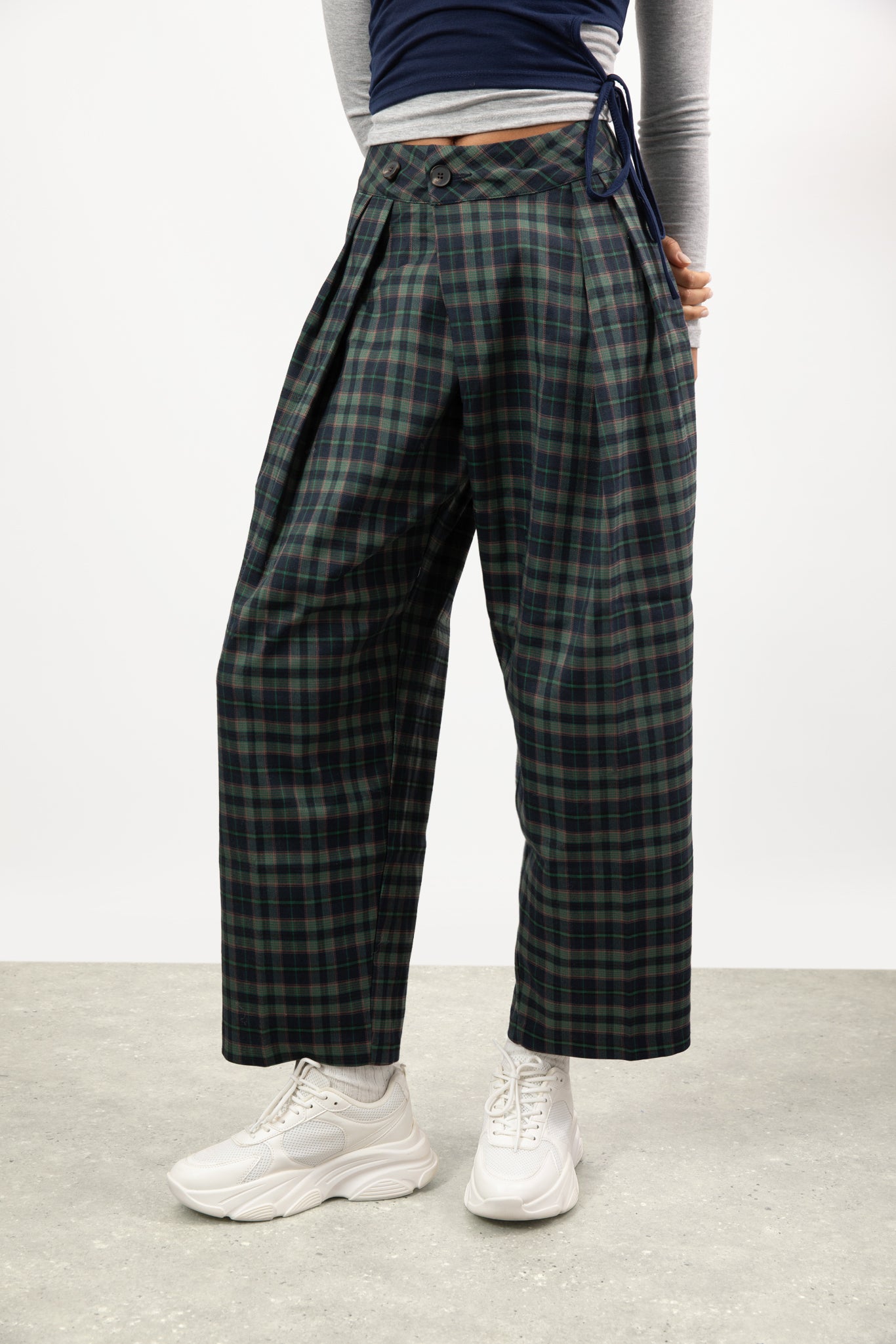 Navy and green plaid pleated trousers_1