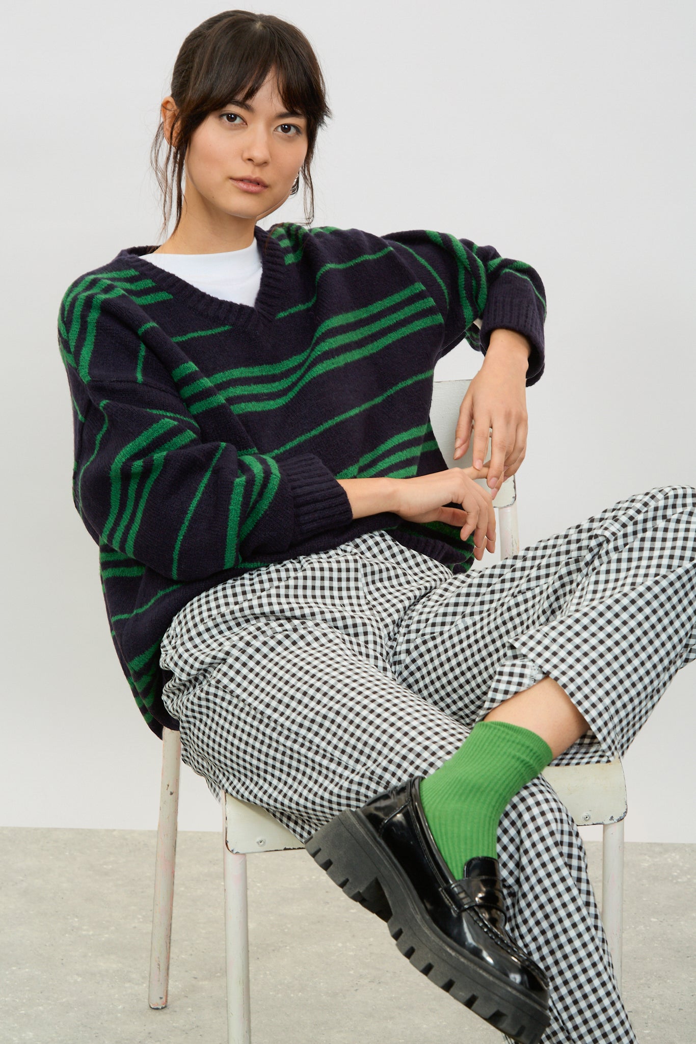 Navy and green striped V-neck jumper_5