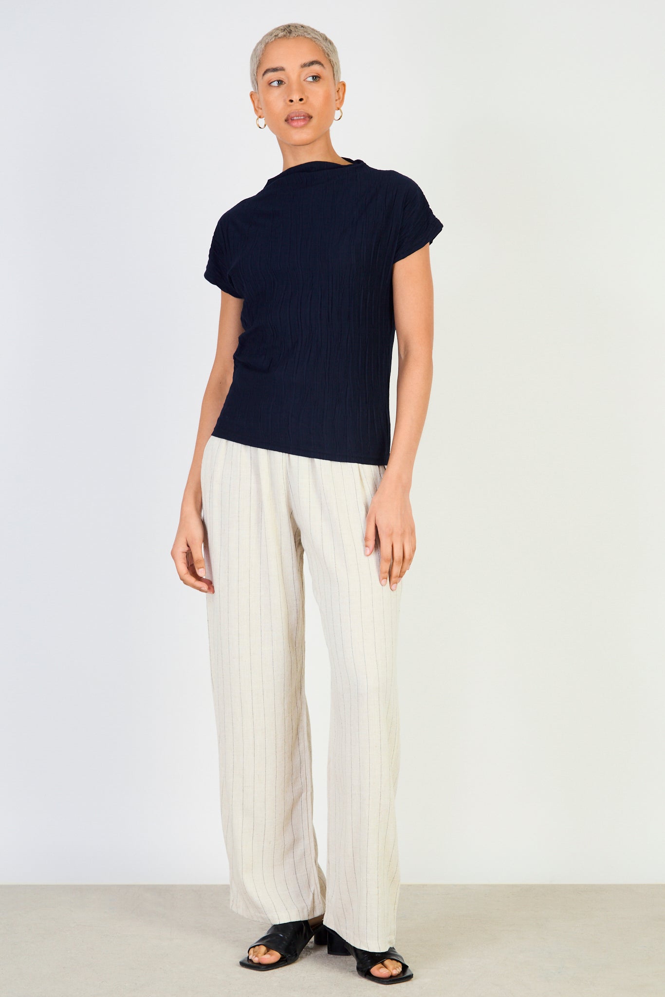 Navy blue crease pleat mock neck tee_4