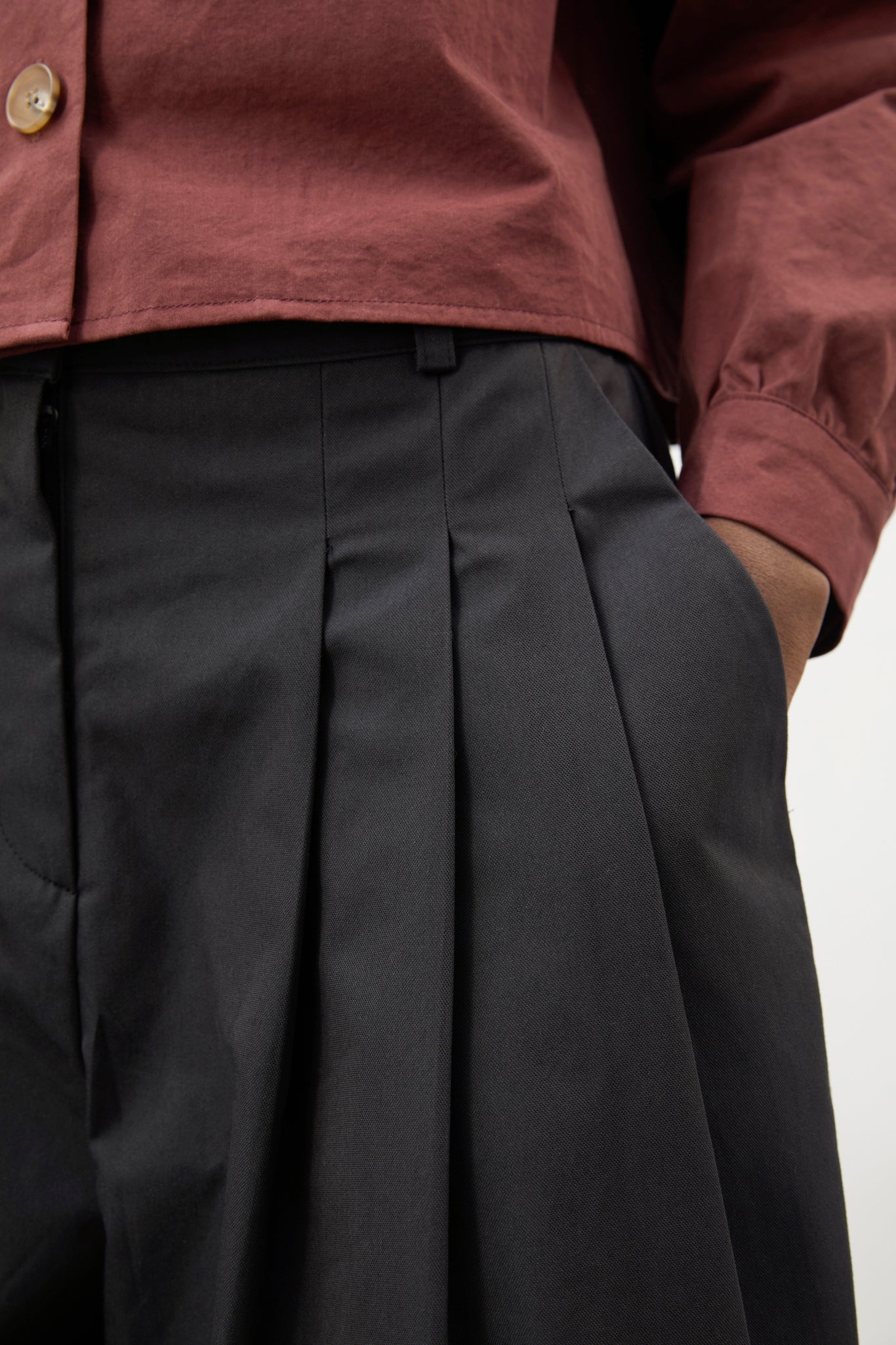 Navy multipleat trousers_3