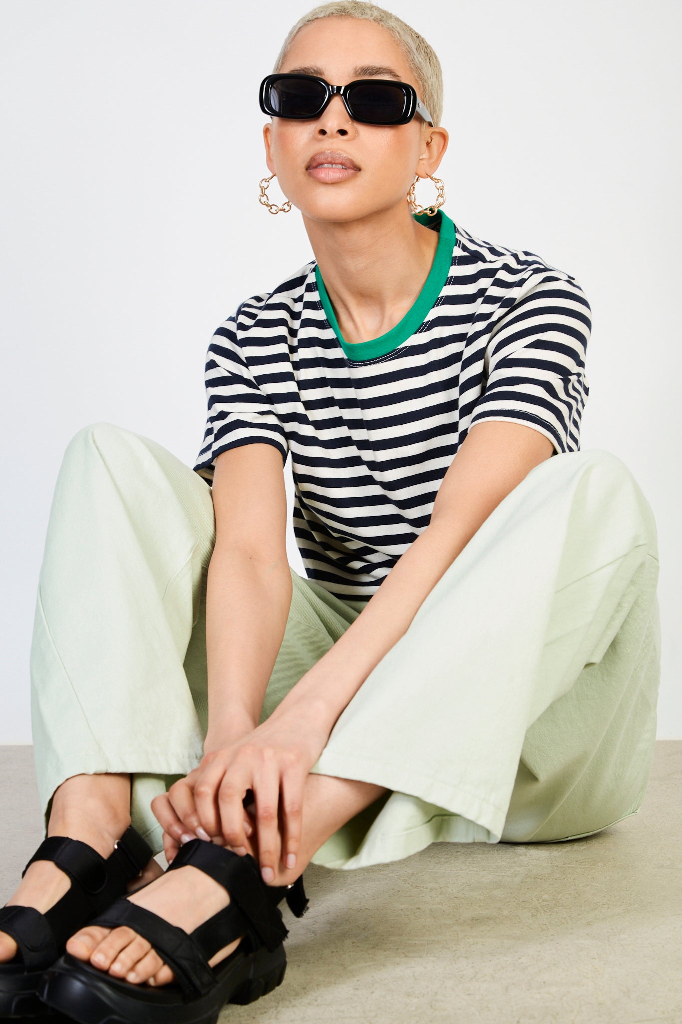 Navy striped green collar tee_5