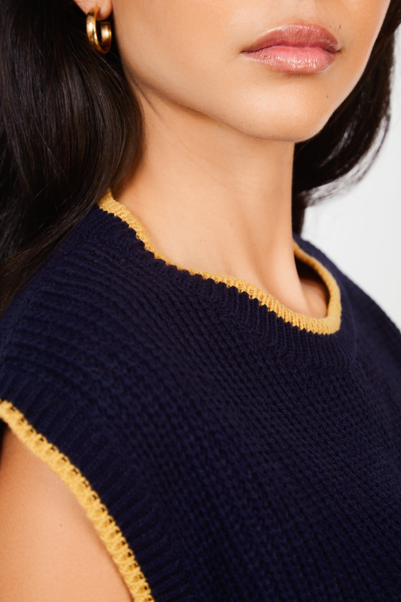 Navy and beige trim open tie back sweater vest_4