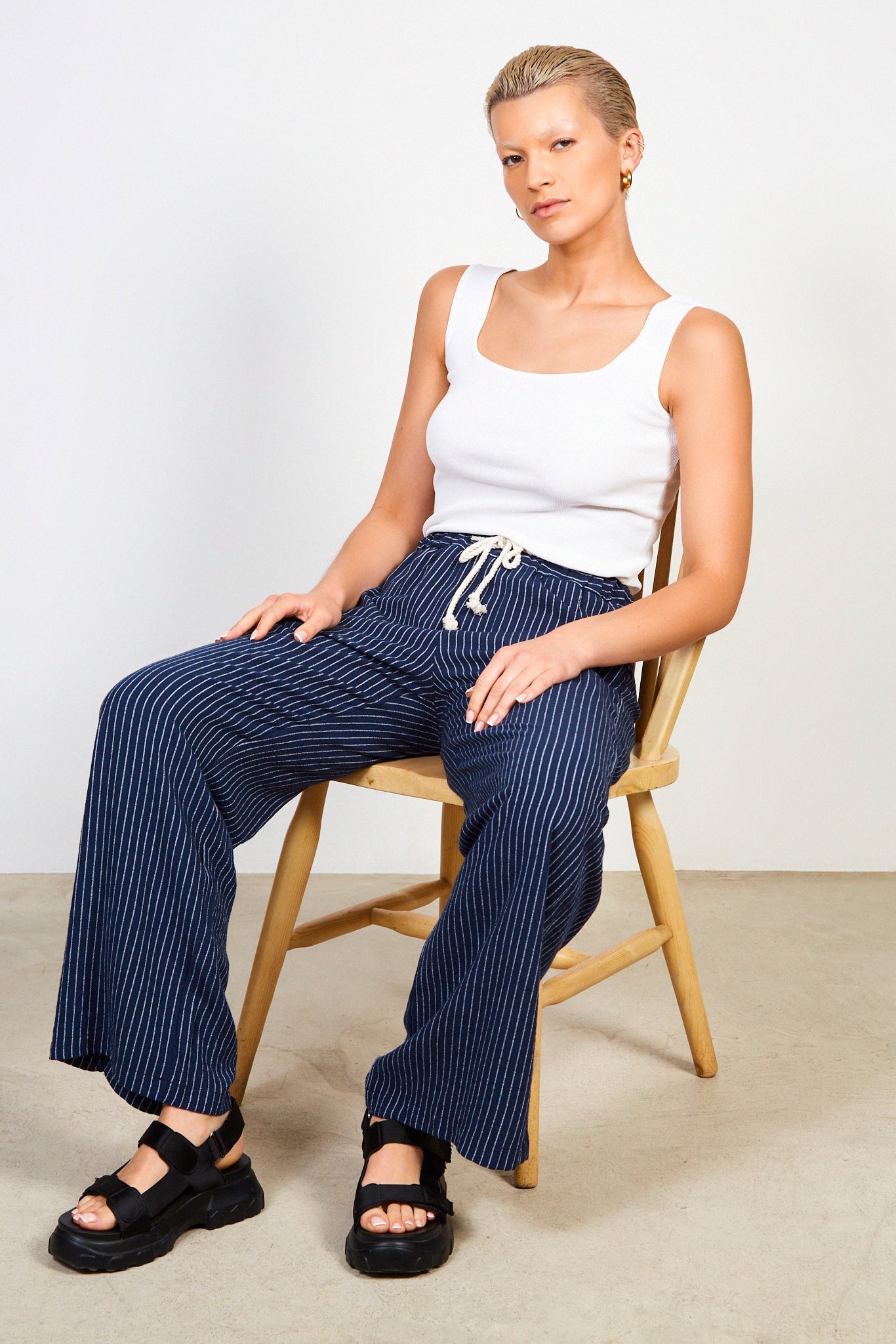 Navy blue pinstripe drawstring trousers_5