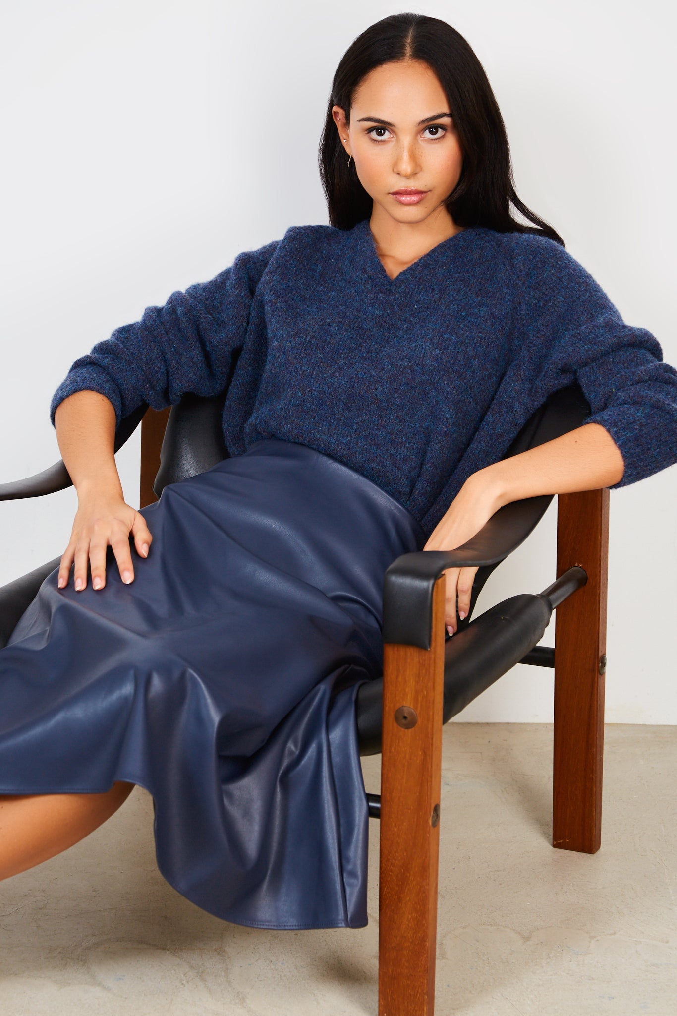 Navy blue vegan leather long skirt_5