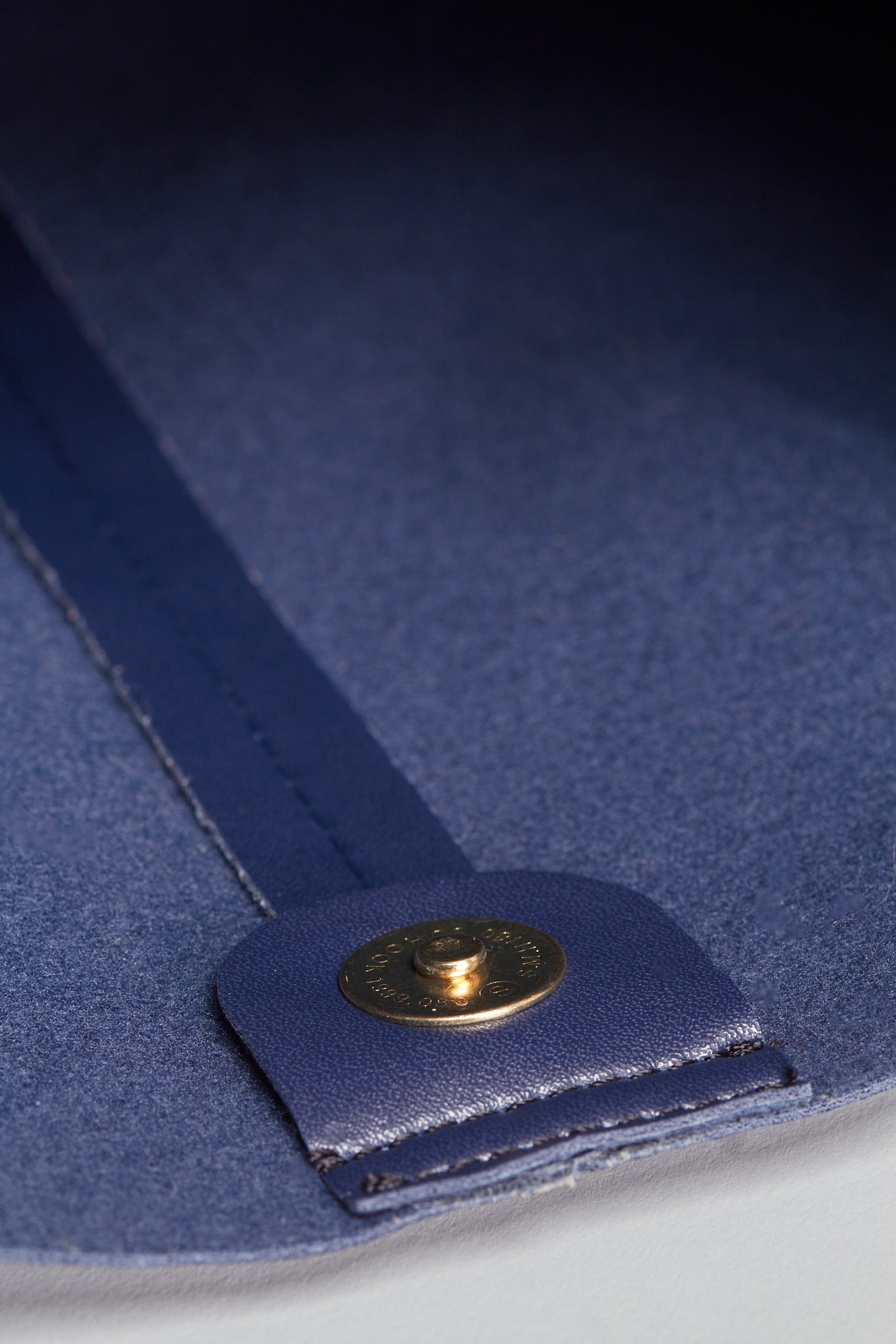 Navy blue vegan leather pinched strap tote bag_2