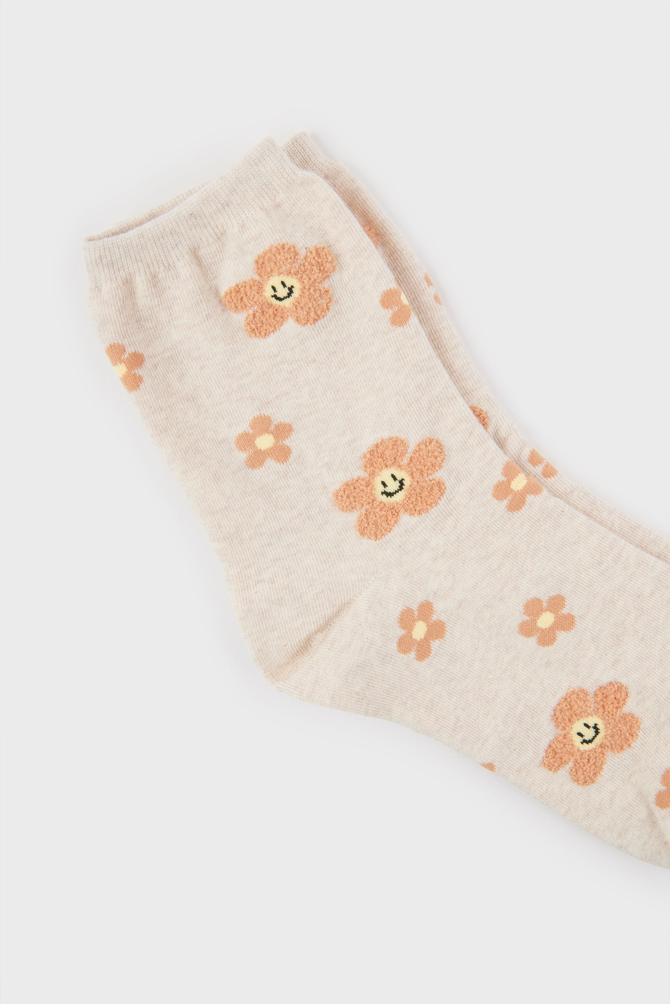 Oatmeal and beige daisy smiley face socks_4