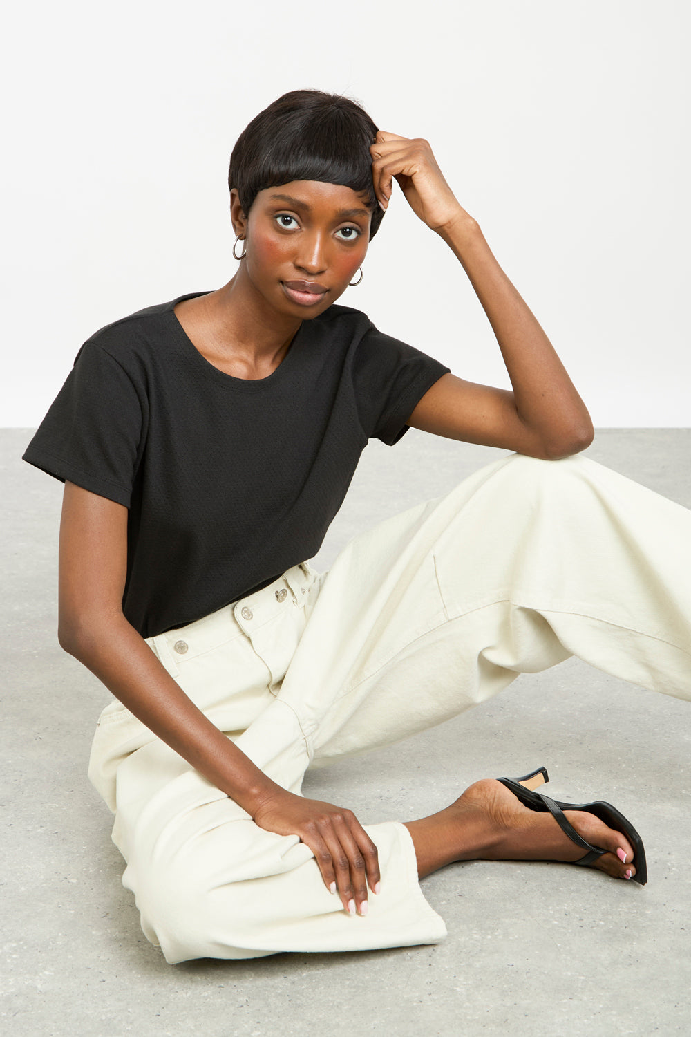 Off white adjustable waist balloon leg trousers_5