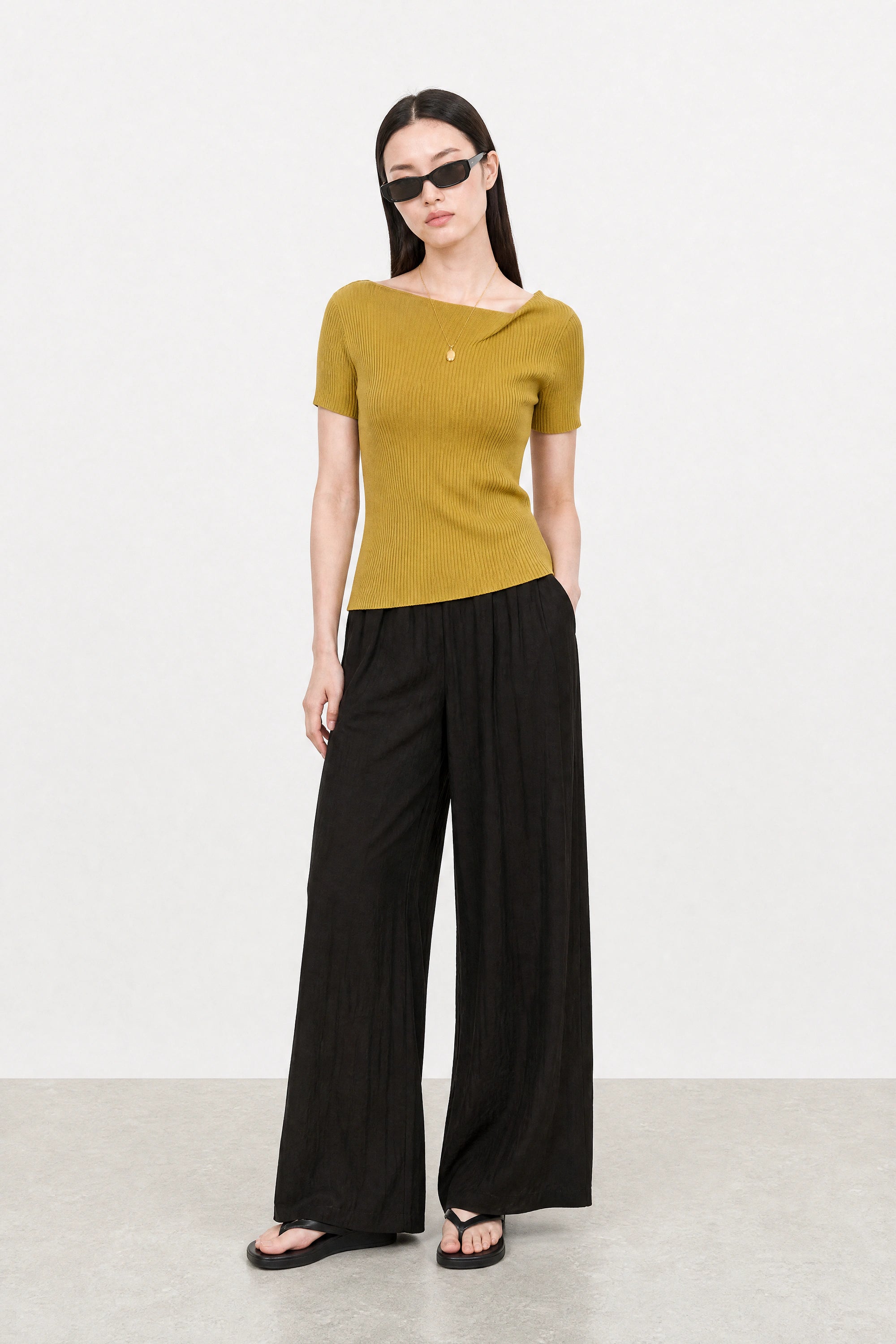 Olive green ribbed asymmetric neckline knit tee_5