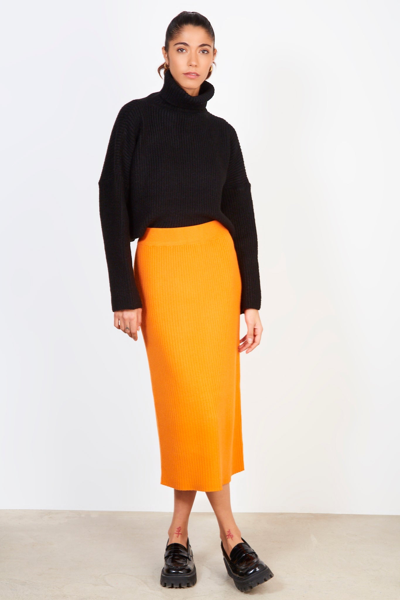 Orange ribbed knit maxi skirt