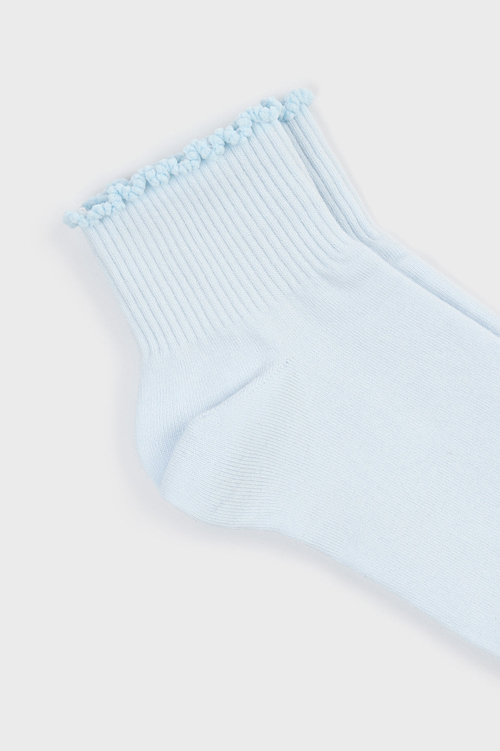 Pale blue lettuce trim ankle socks_4