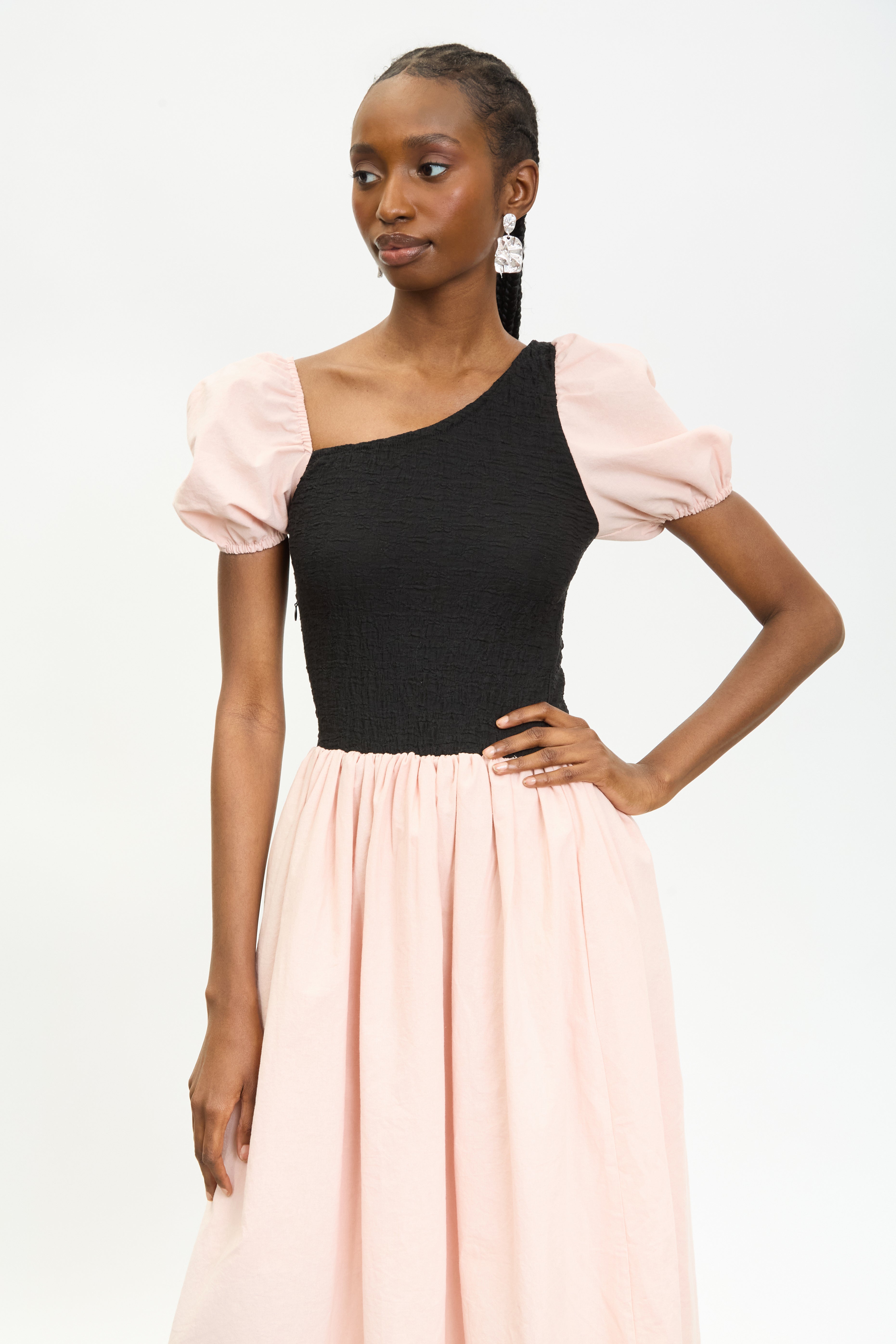 Pale pink and black puff sleeve dress_3