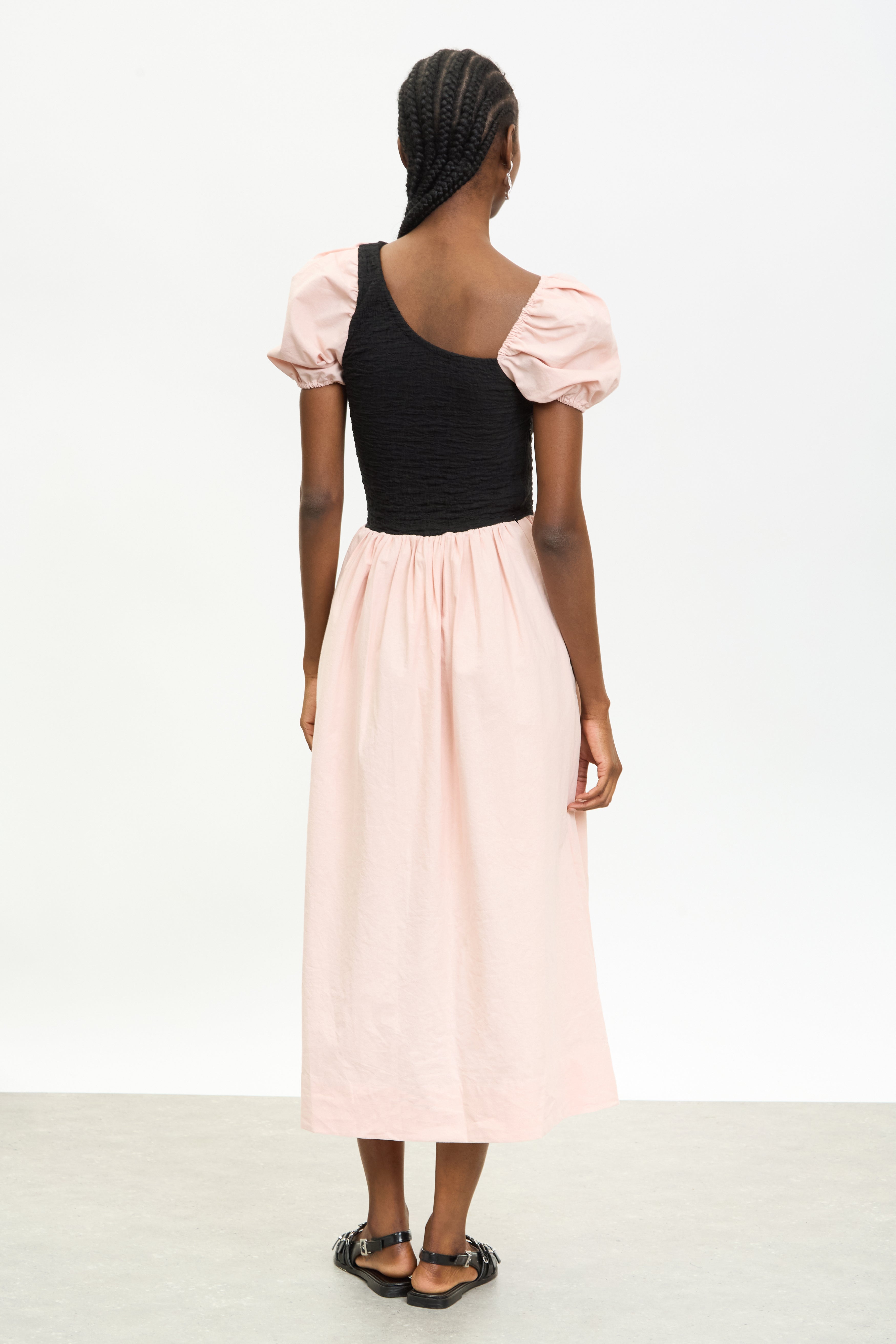 Pale pink and black puff sleeve dress_2